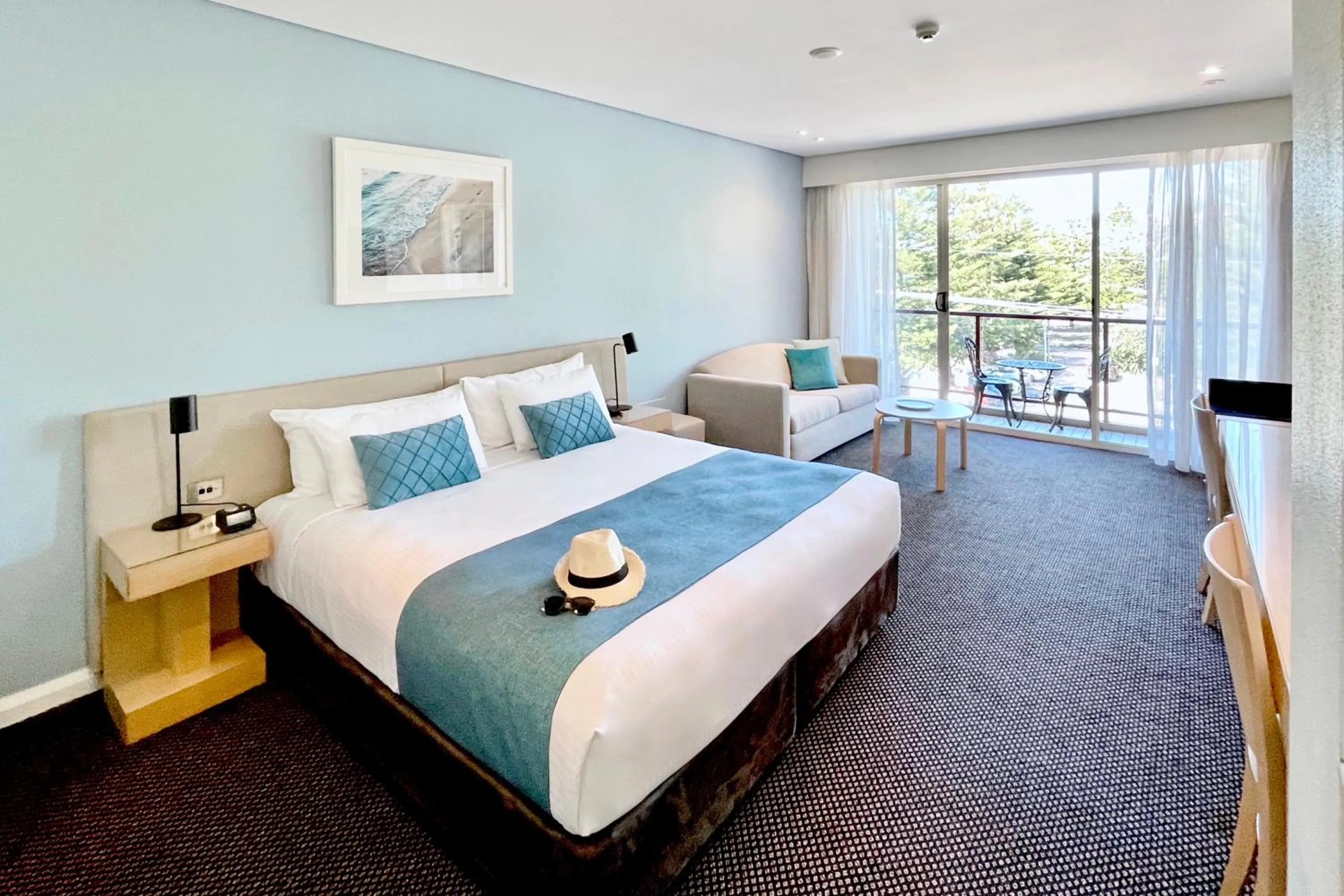 Photo of the whole room, Bed in Coogee Sands Hotel & Apartments