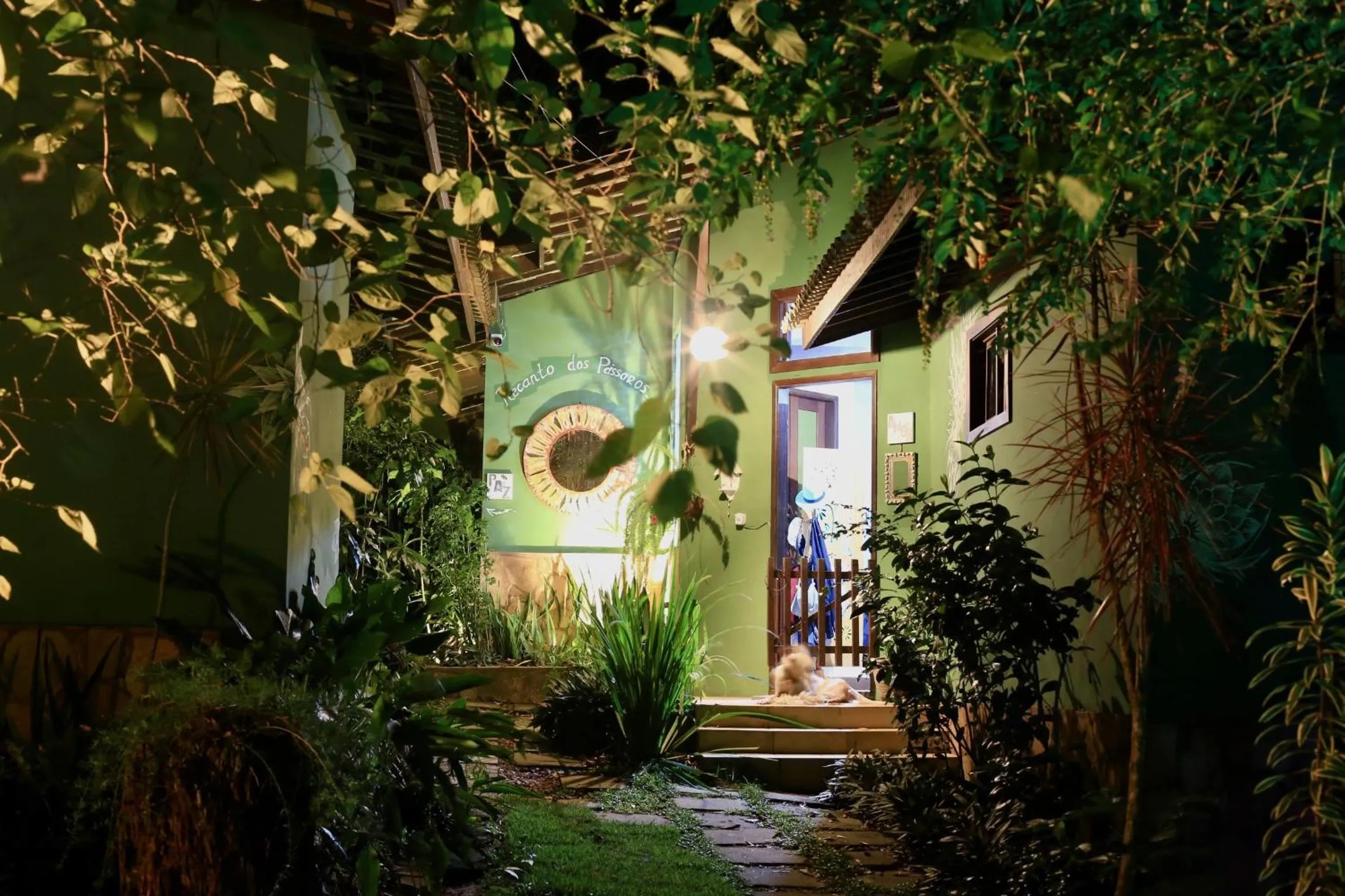 Facade/entrance in Recanto dos Pássaros Zen Apartamentos em meio de Natureza