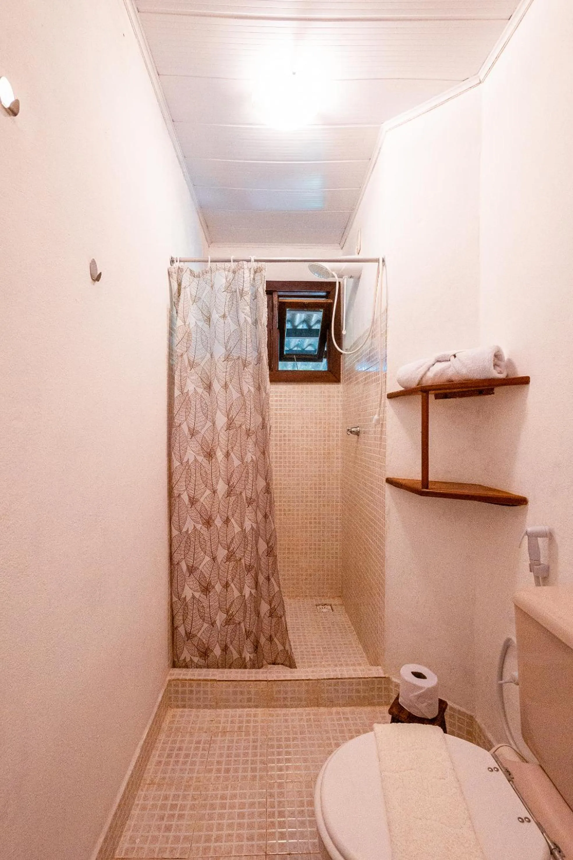 Shower in Recanto dos Pássaros Zen Apartamentos em meio de Natureza