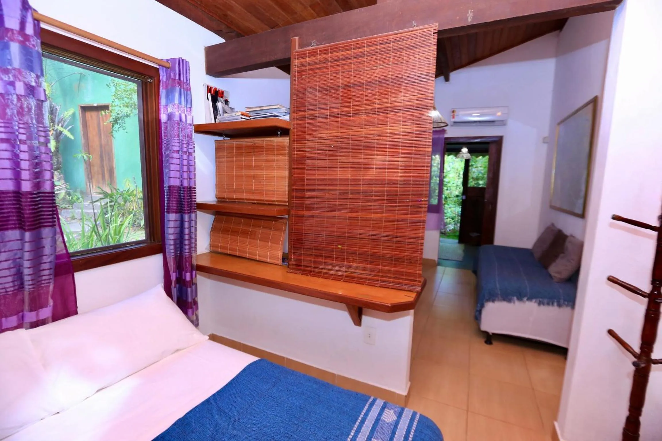 Bedroom, Bed in Recanto dos Pássaros Zen Apartamentos em meio de Natureza