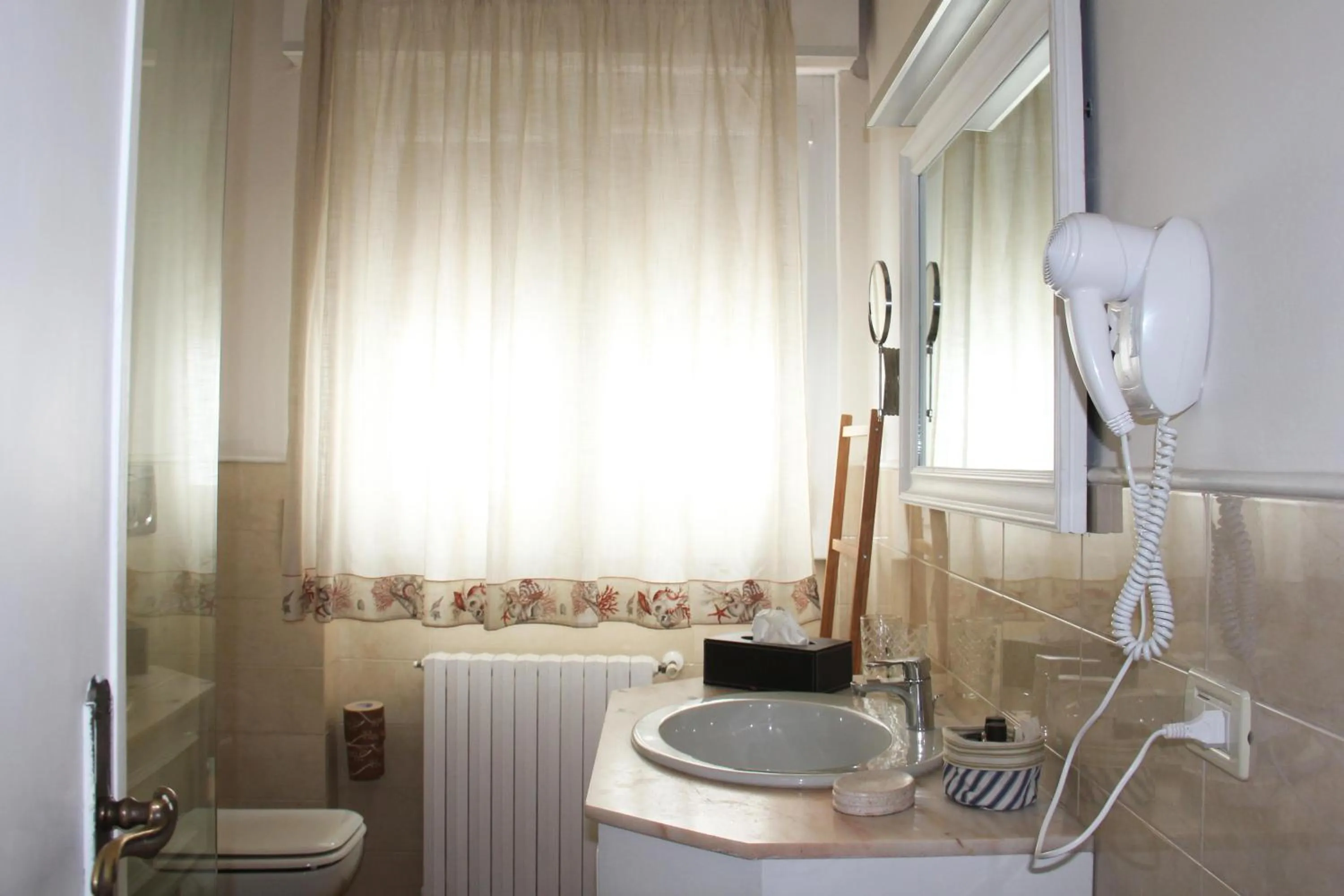 Bathroom in Hotel Bijou