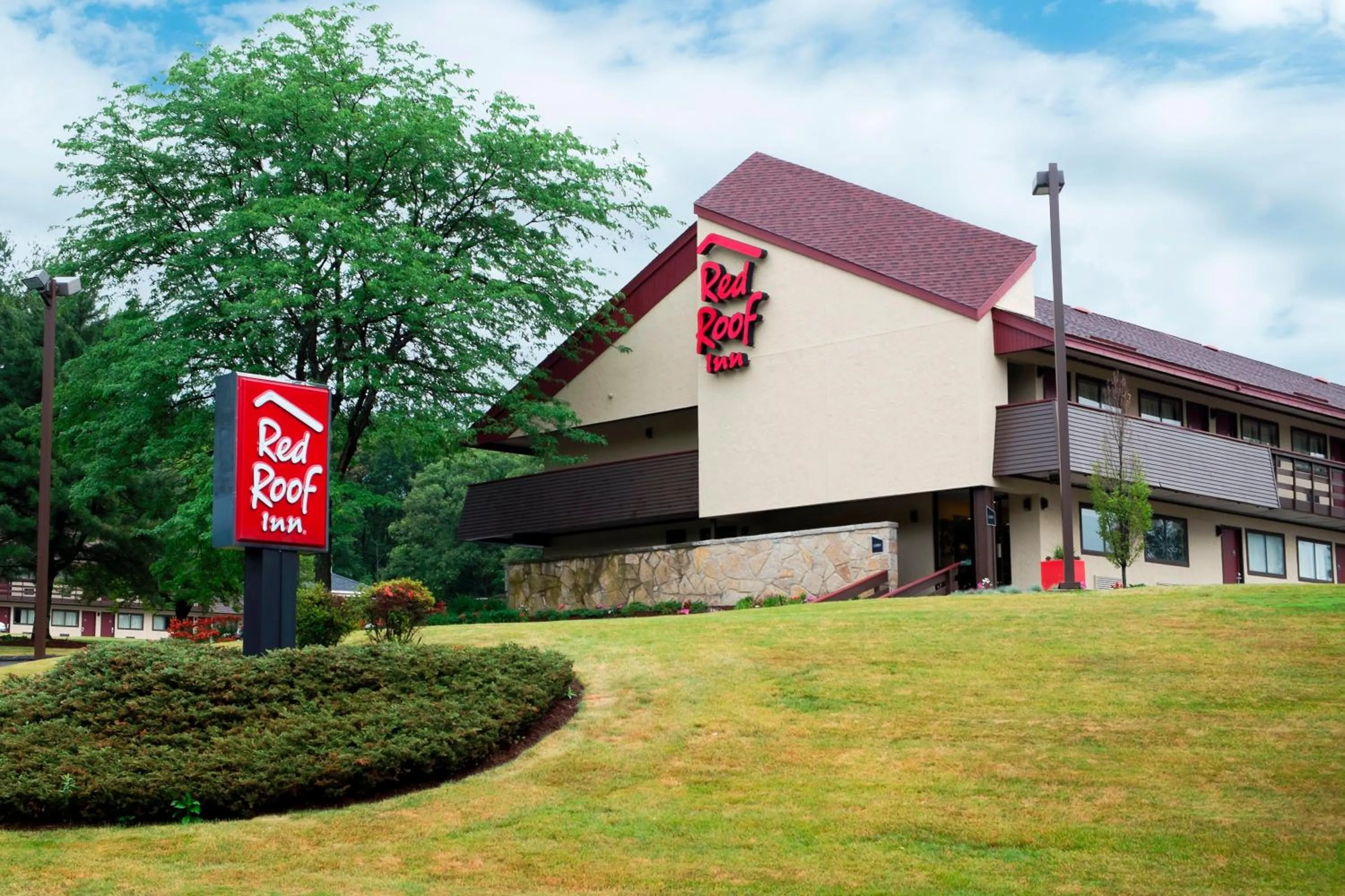 Property building in Red Roof Inn Boston - Southborough/Worcester