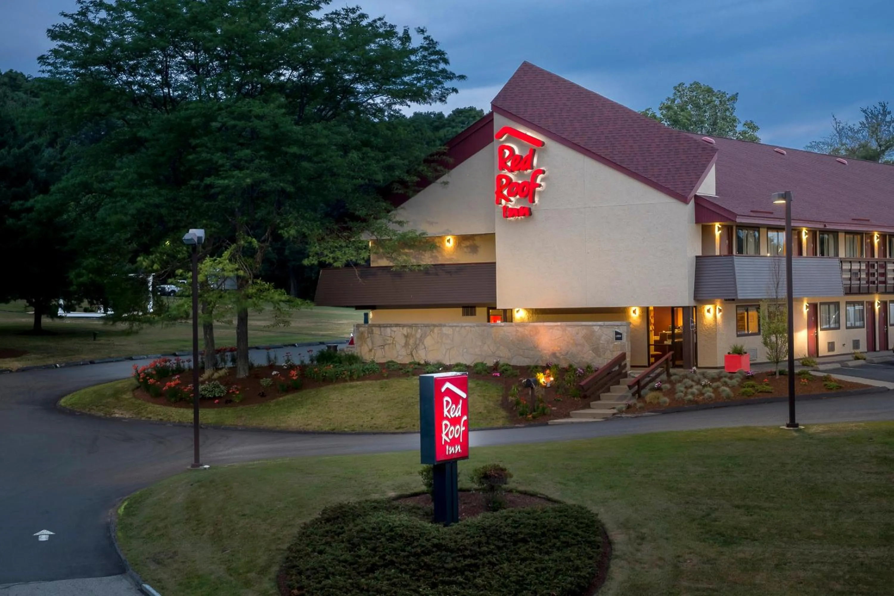 Property building in Red Roof Inn Boston - Southborough/Worcester