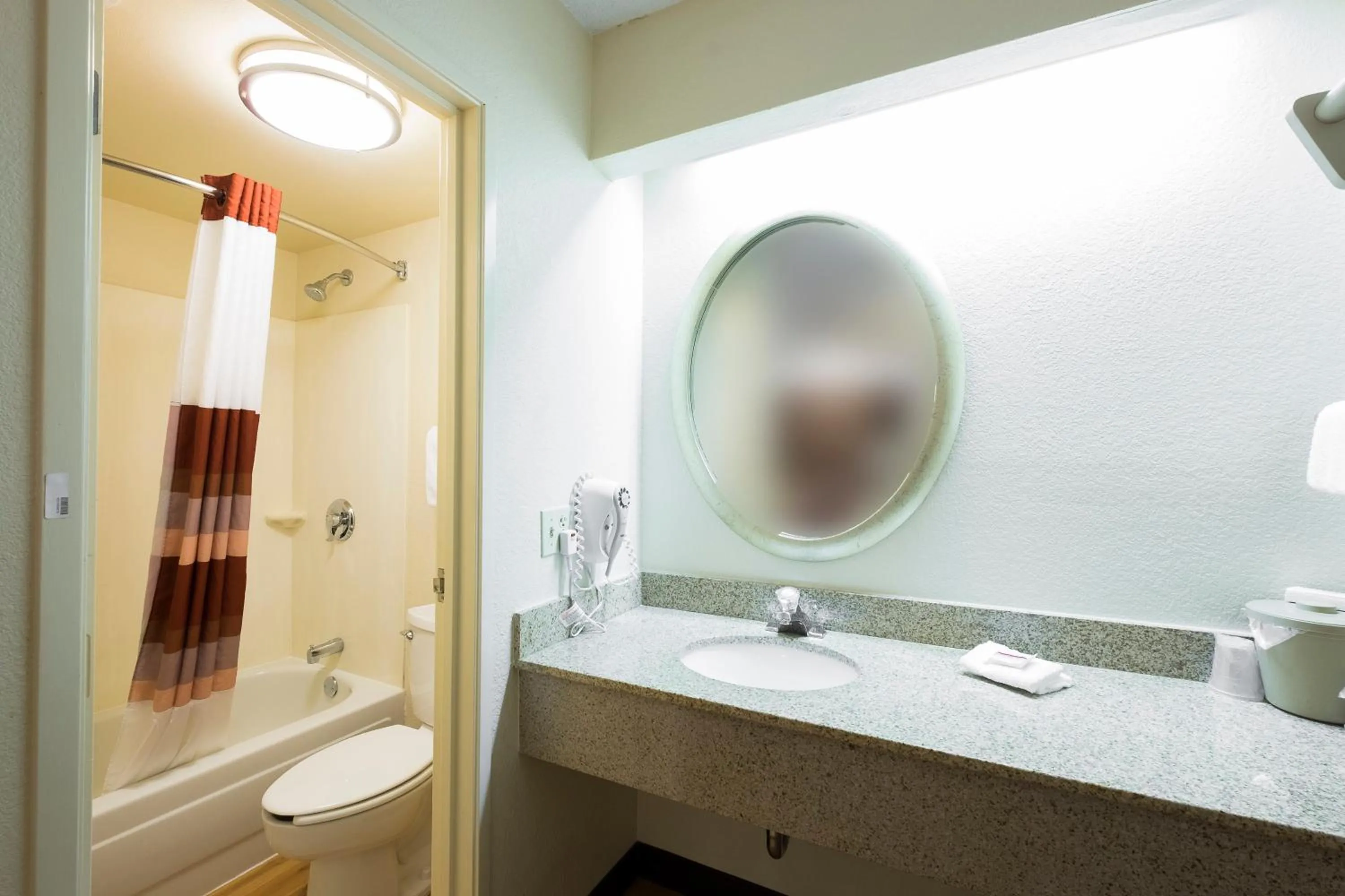 Bathroom in Red Roof Inn Boston - Southborough/Worcester