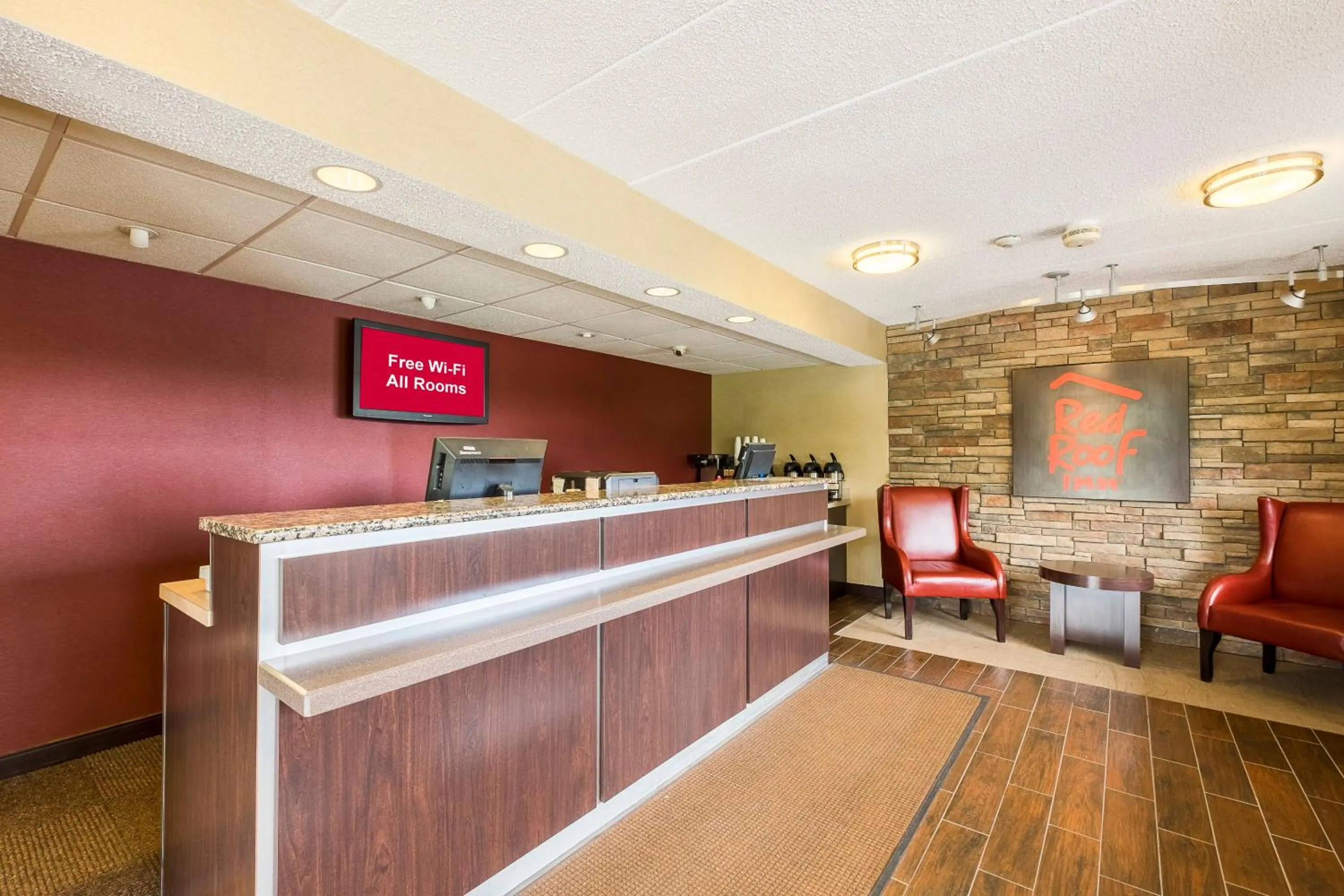Lobby or reception in Red Roof Inn Boston - Southborough/Worcester