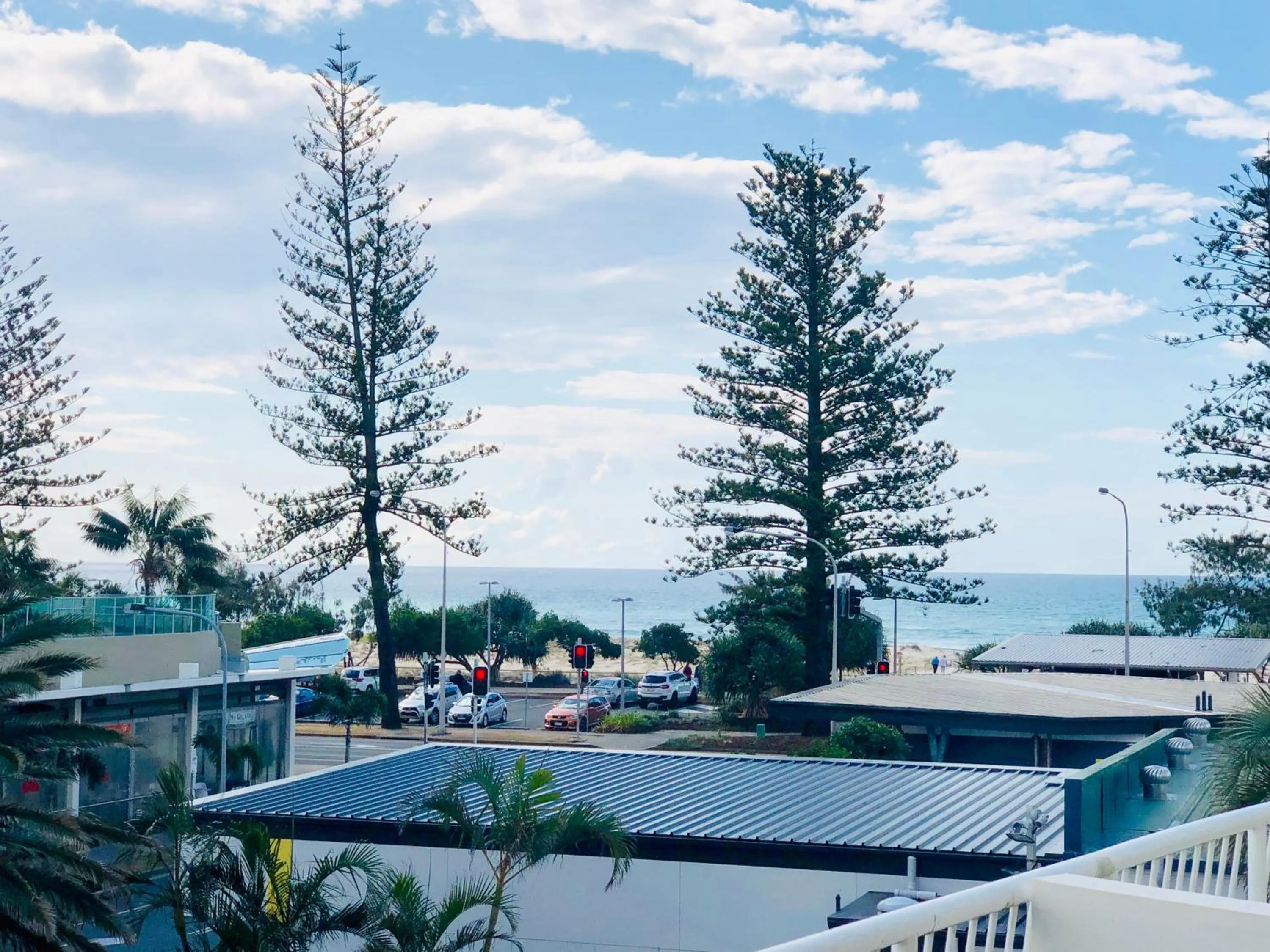 Neighbourhood in Kirra Beach Apartments