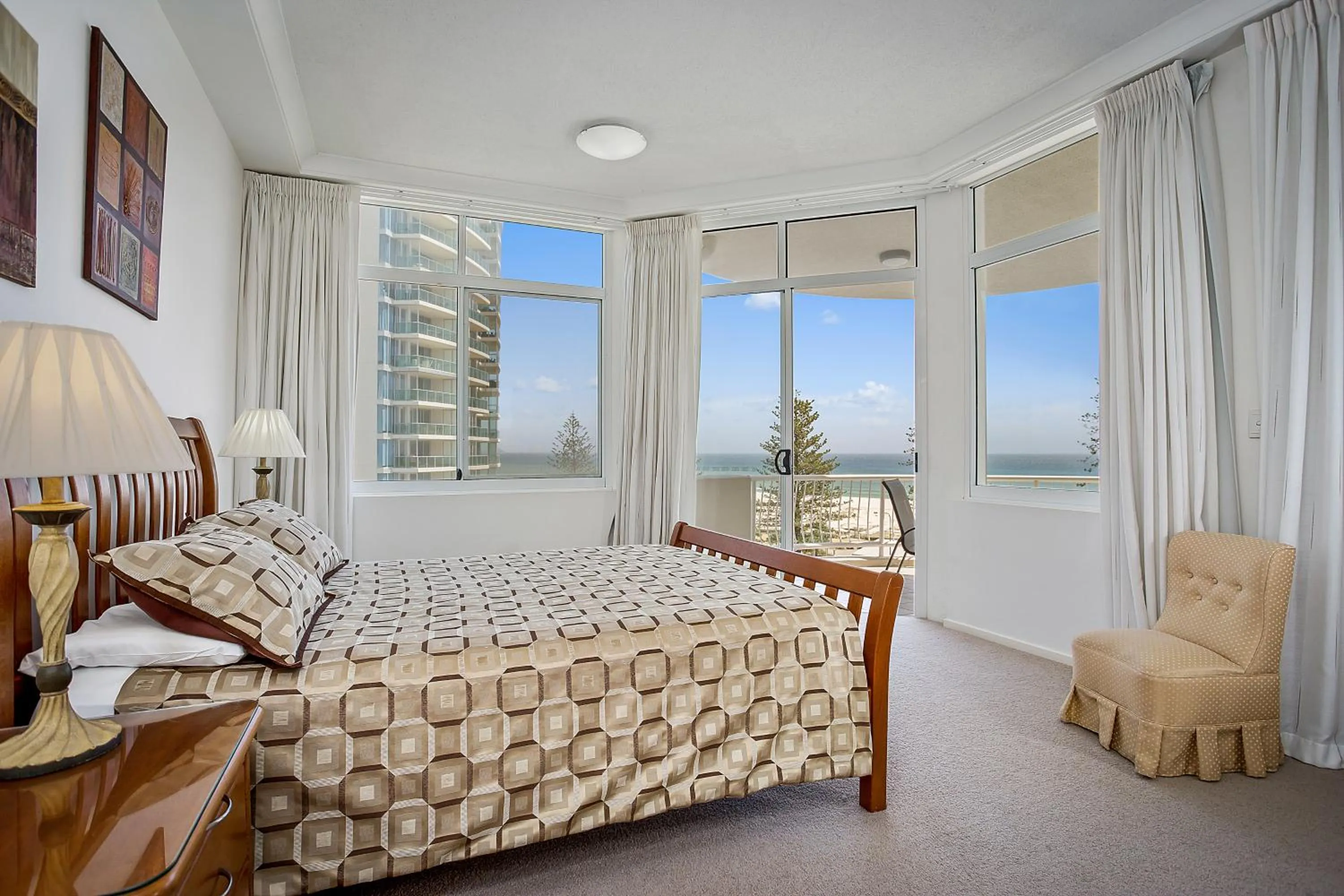 Bed in Kirra Beach Apartments