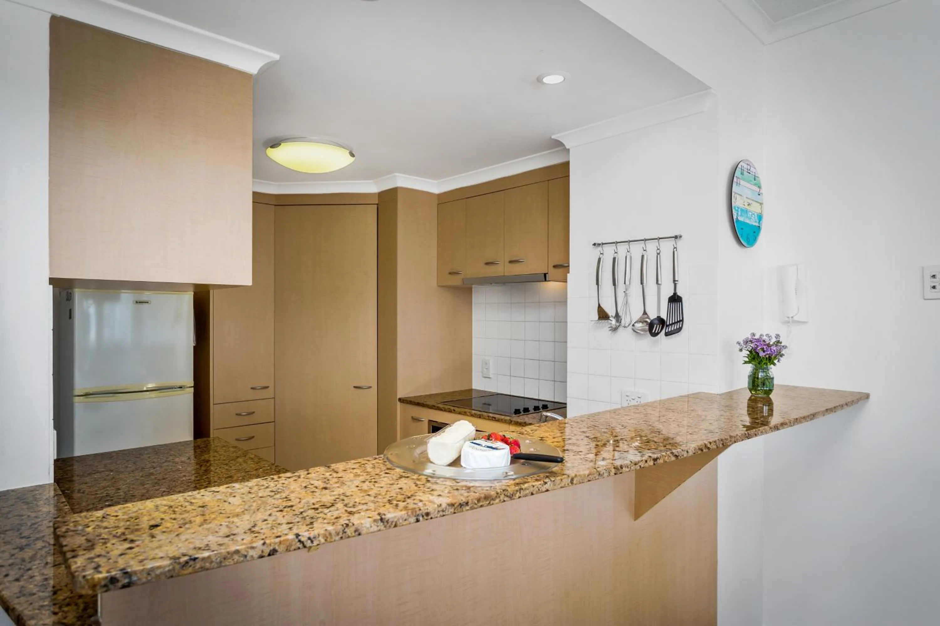 Kitchen or kitchenette in Kirra Beach Apartments