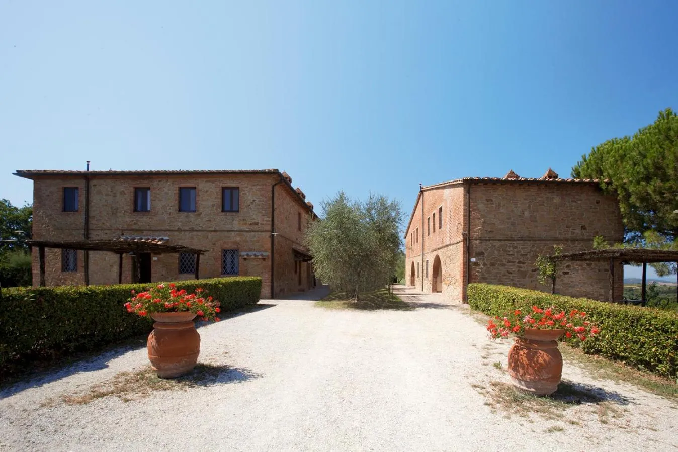Property building in Castellare Di Tonda