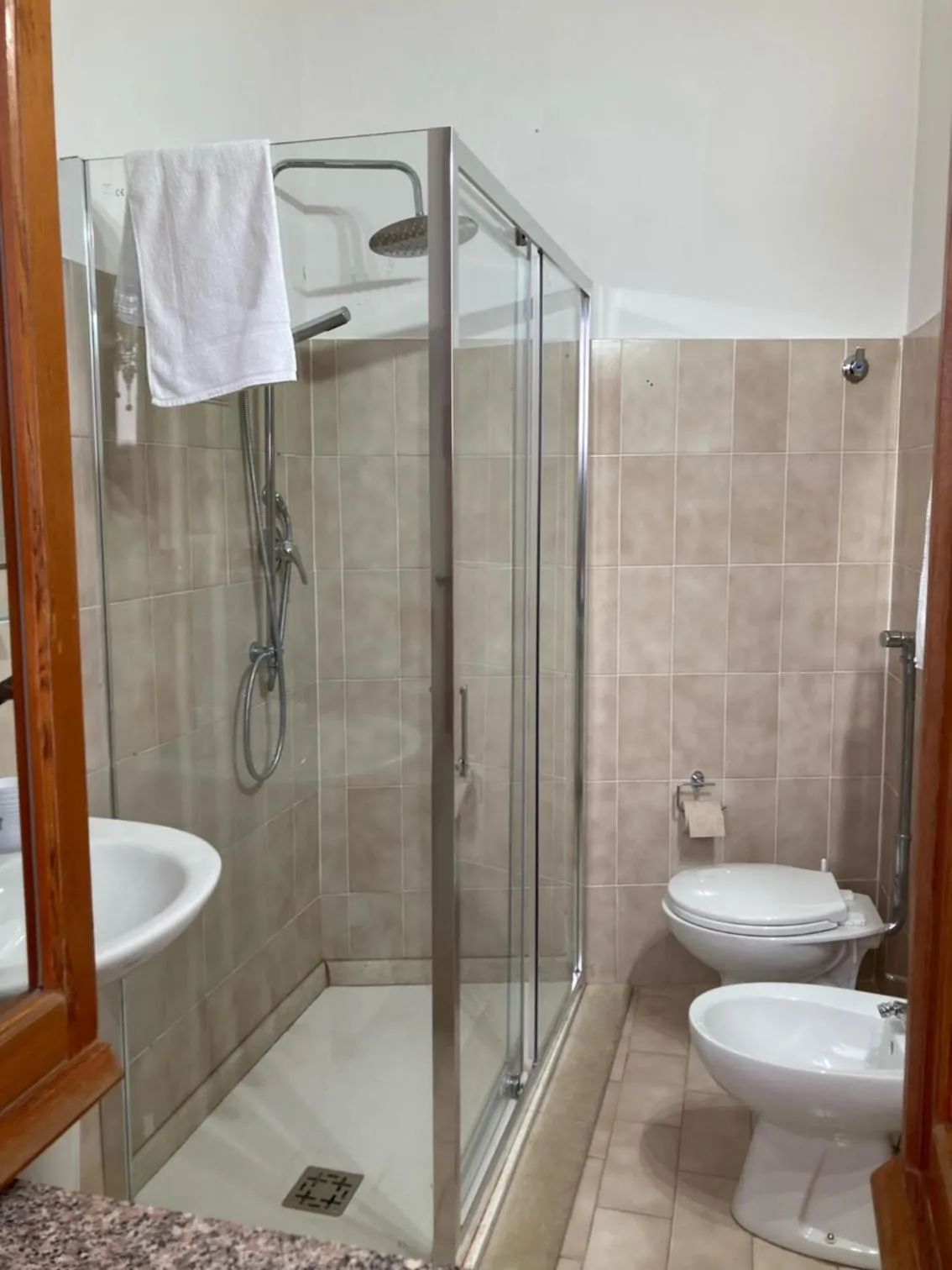 Shower in B&B La Terrazza Dell'Itria