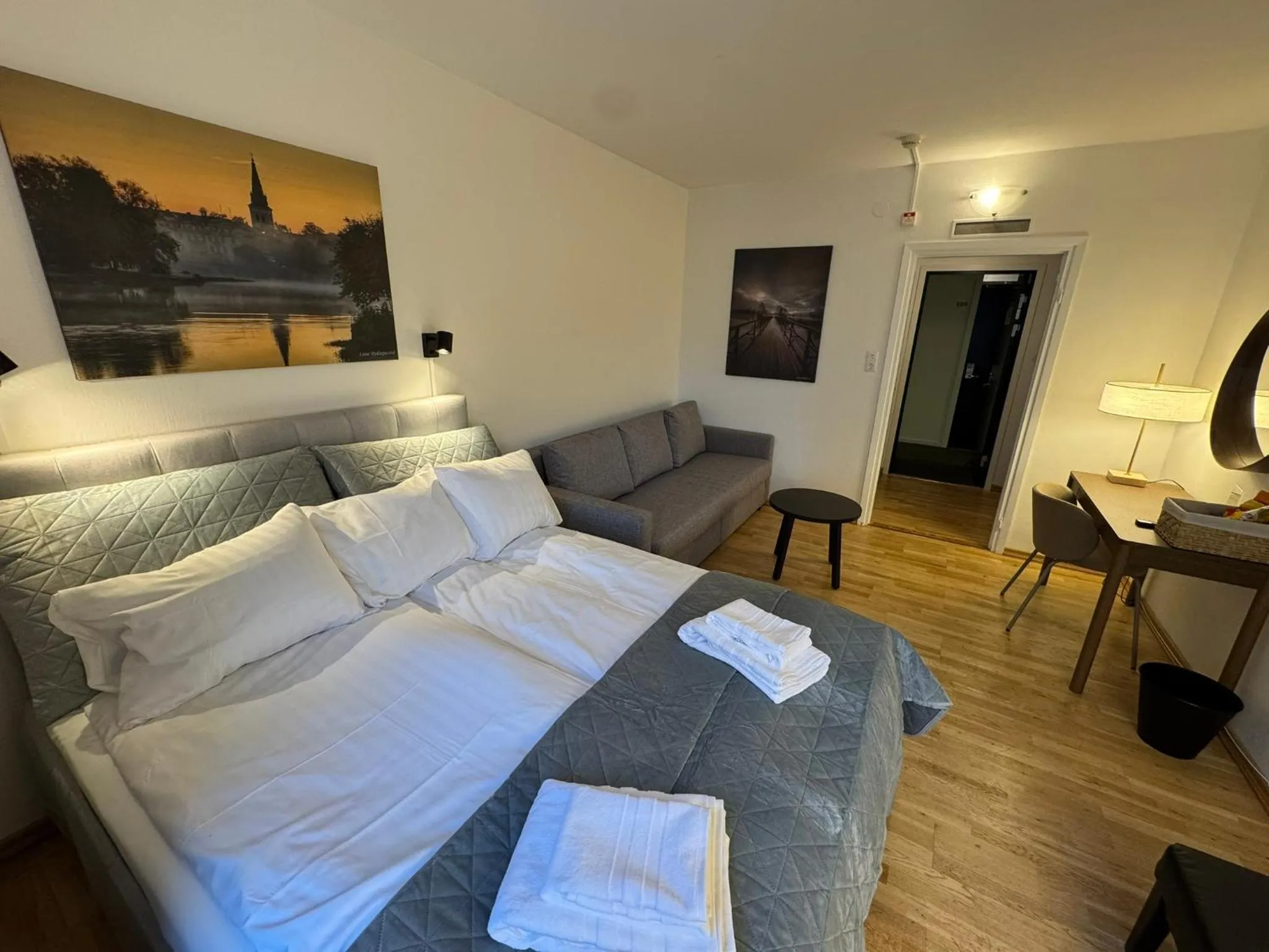 Bed in Solsta Hotell