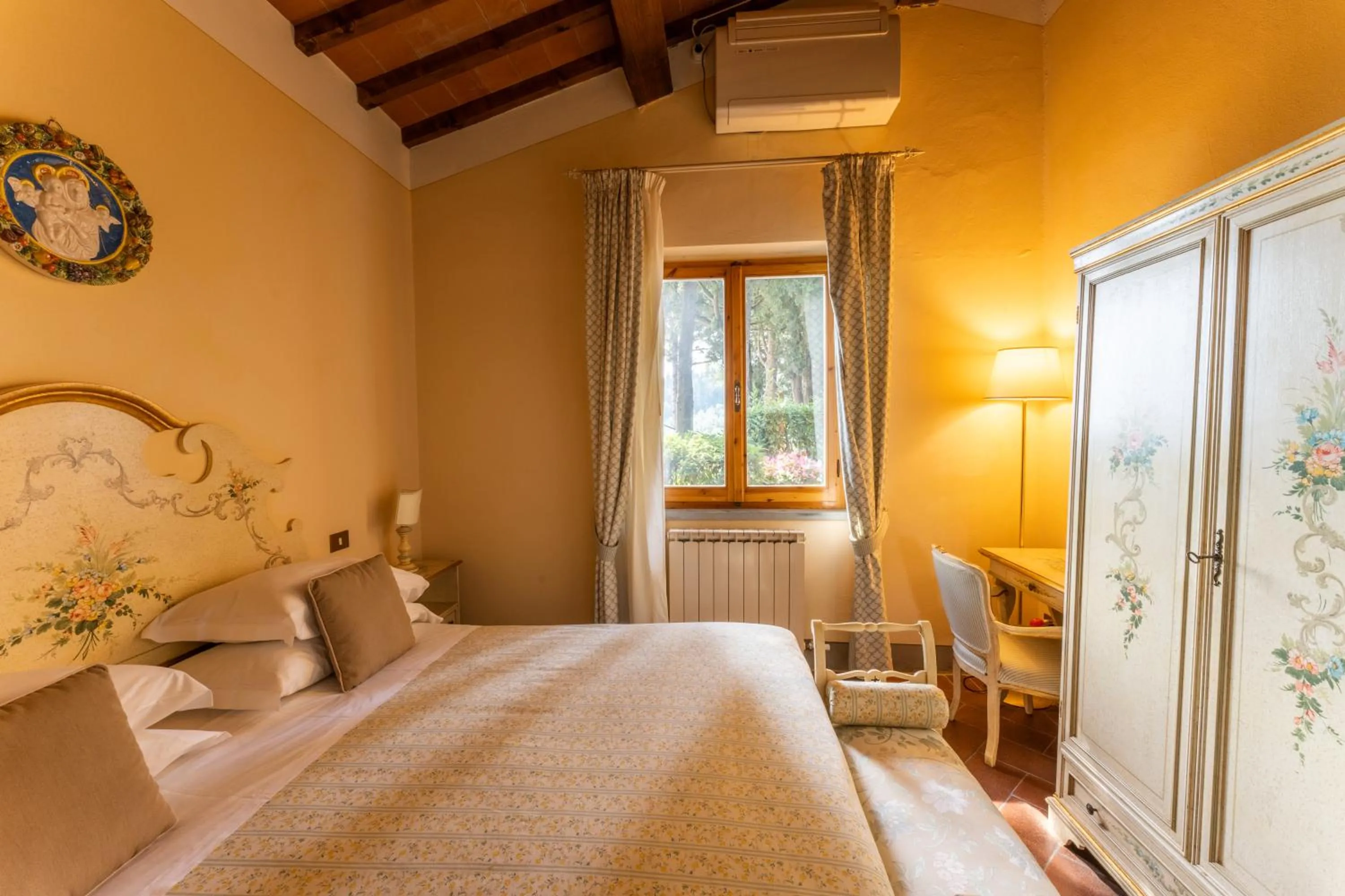 Bedroom, Bed in Agriturismo Vecchio Borgo Di Inalbi