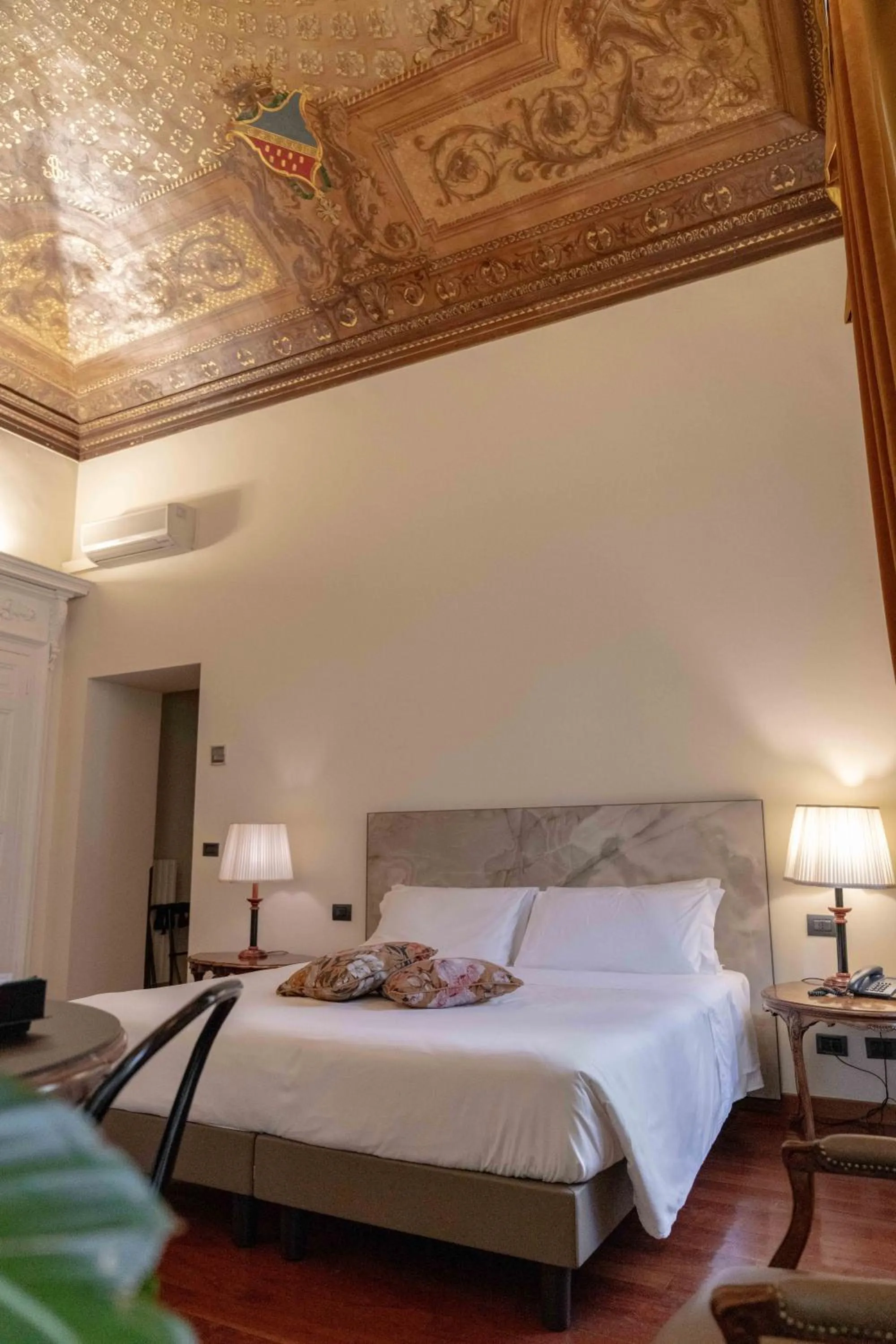 Photo of the whole room, Bed in Hotel Bologna