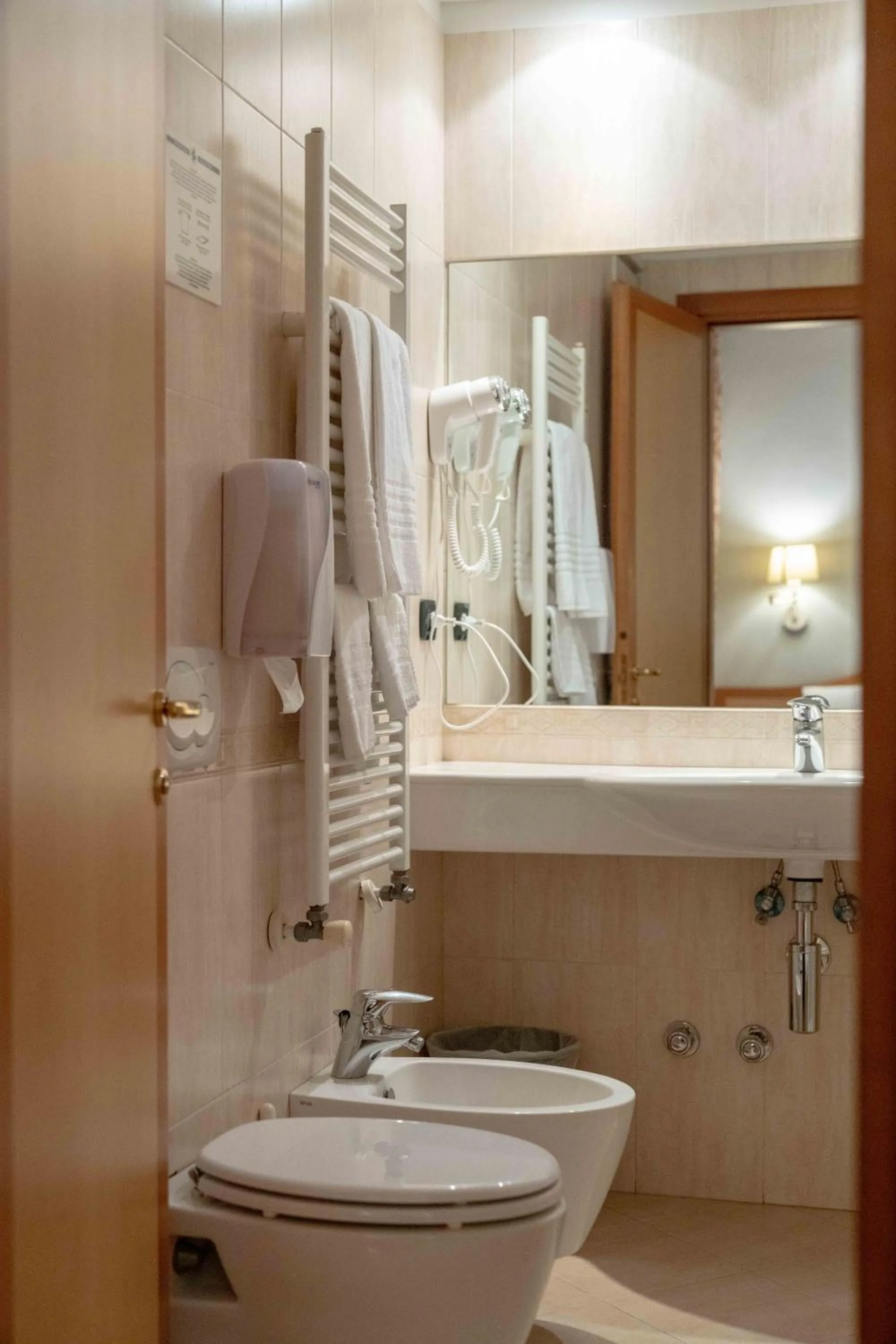 Bathroom in Hotel Bologna
