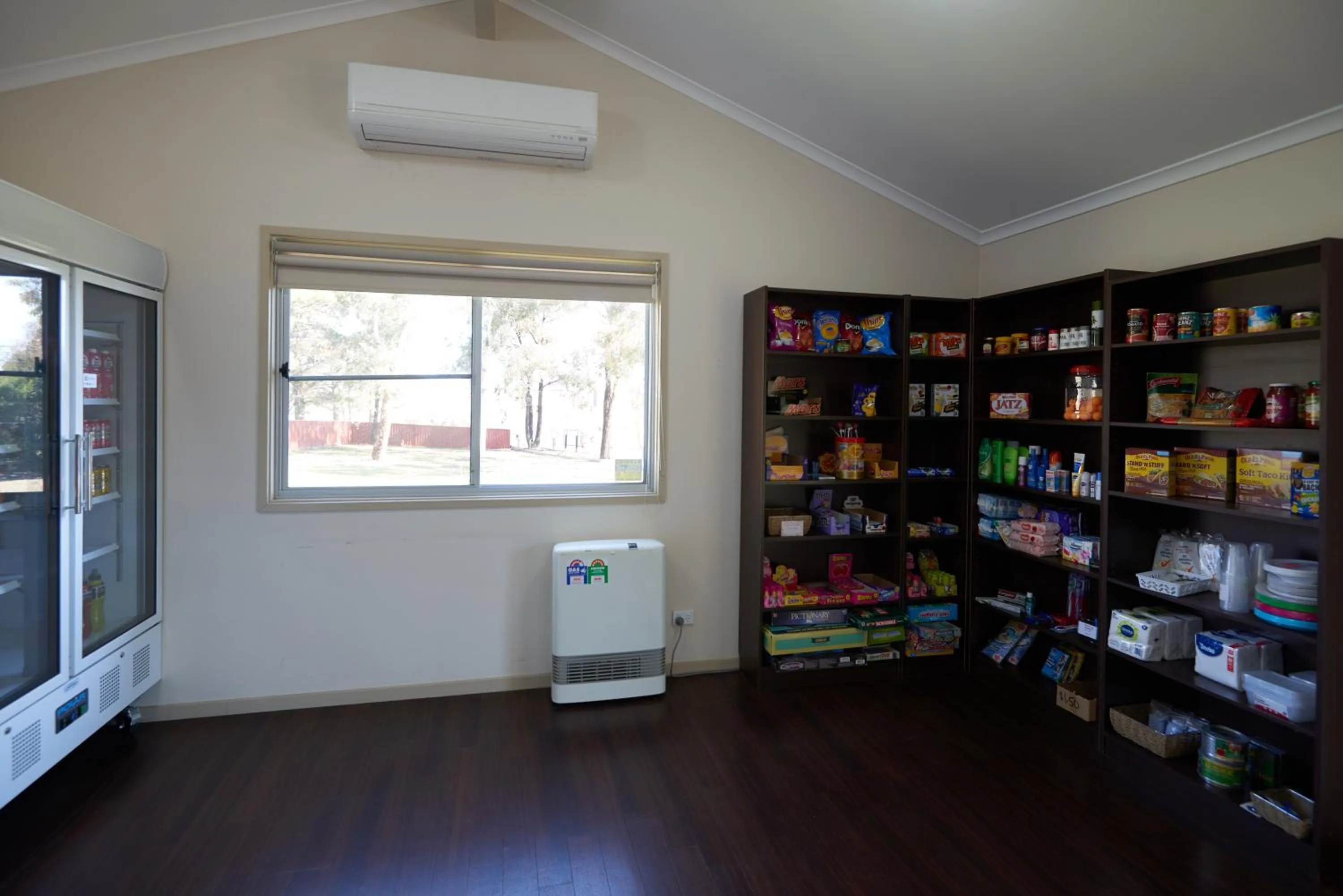 On-site shops in NRMA Bathurst Panorama Holiday Park