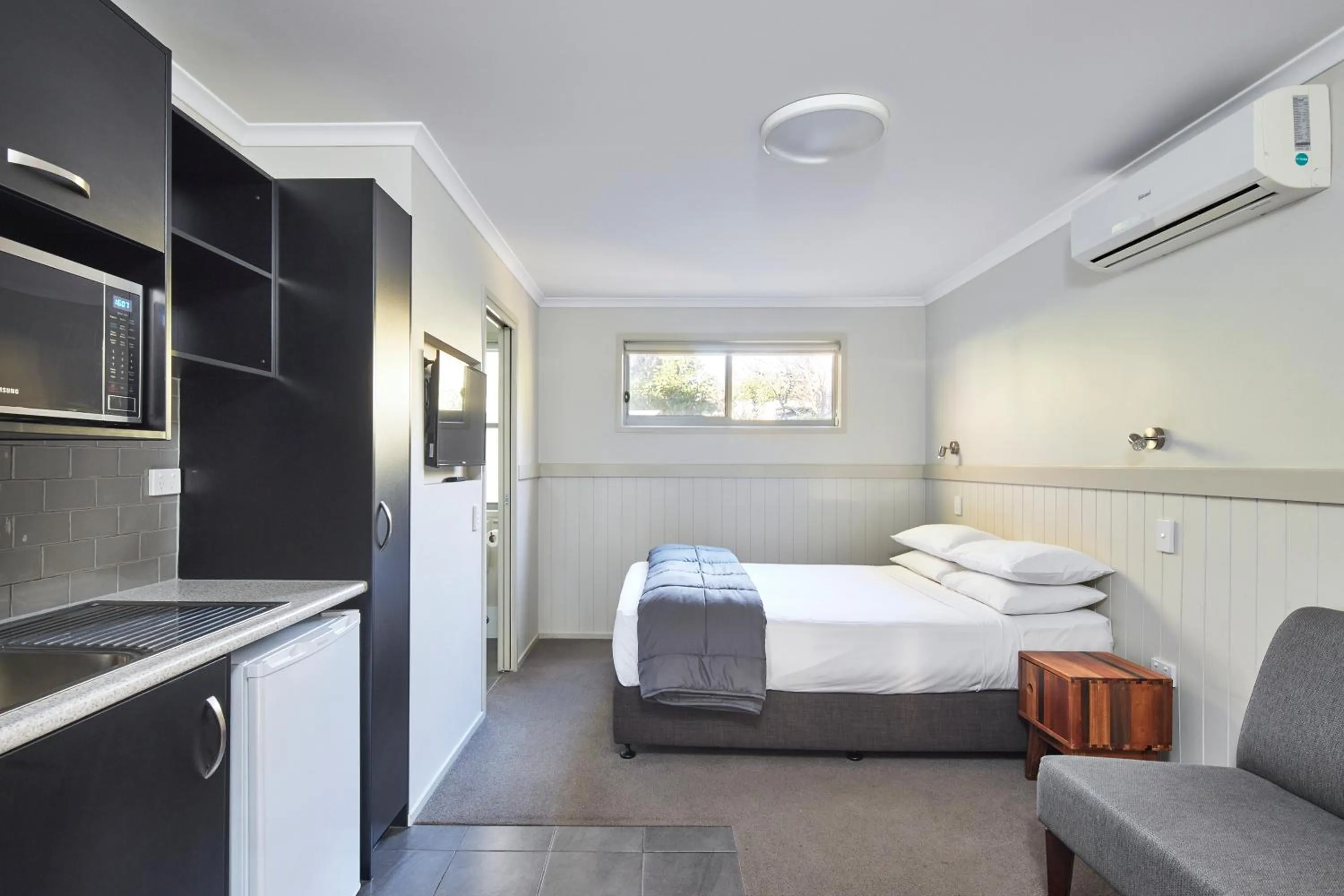 Bed in NRMA Bathurst Panorama Holiday Park