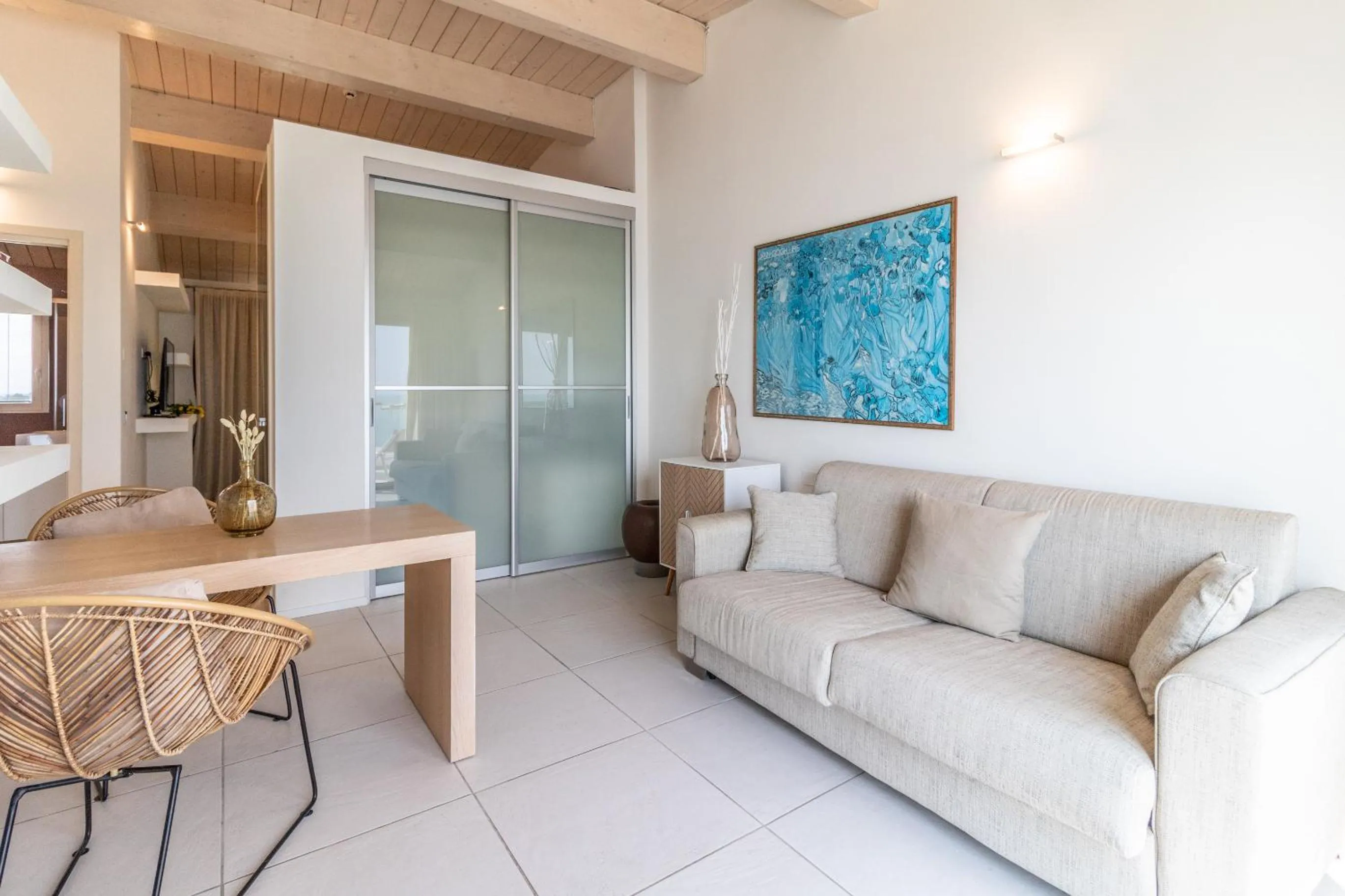 Living room in Vistamare Suite