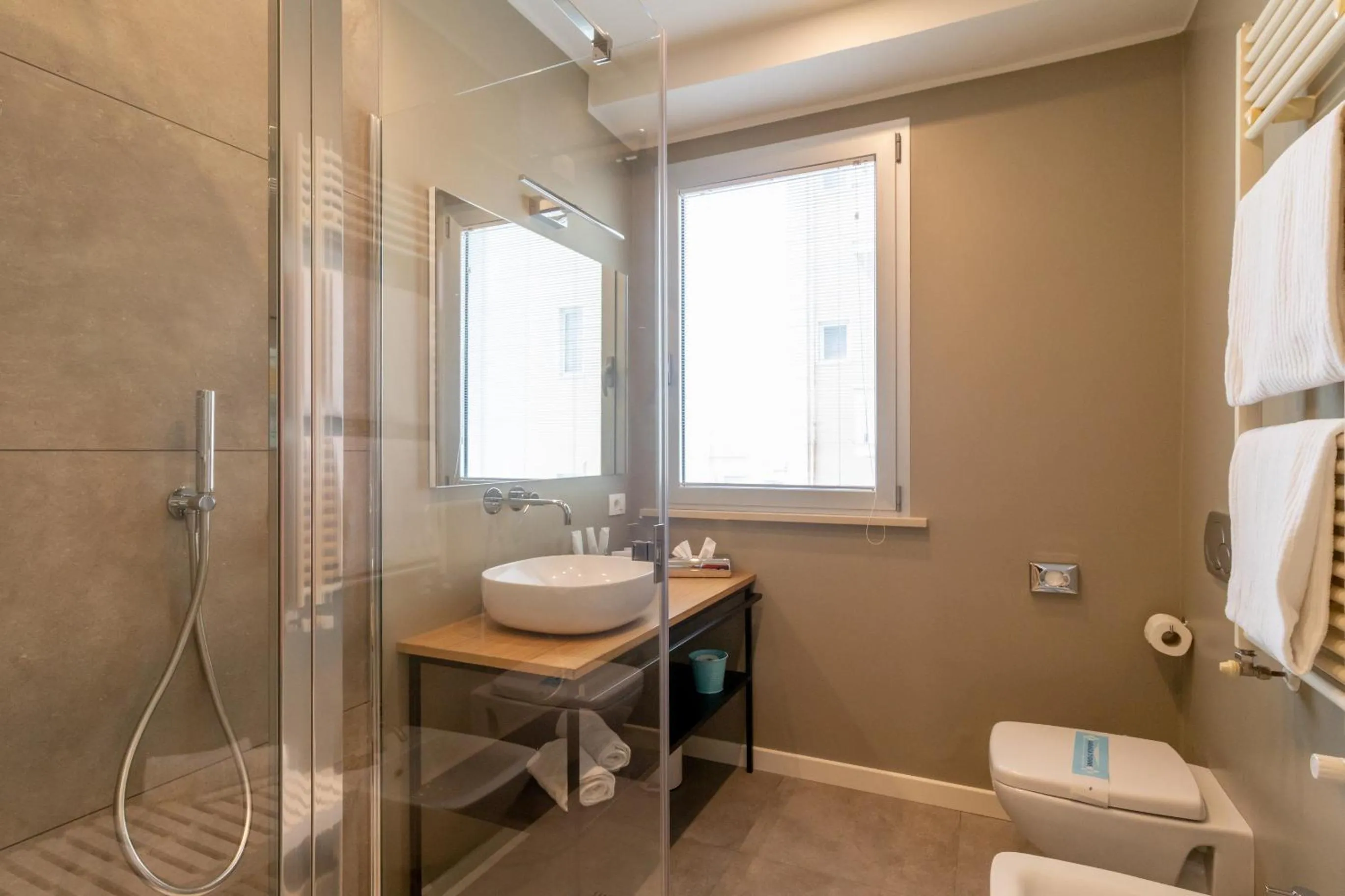 Bathroom in Vistamare Suite