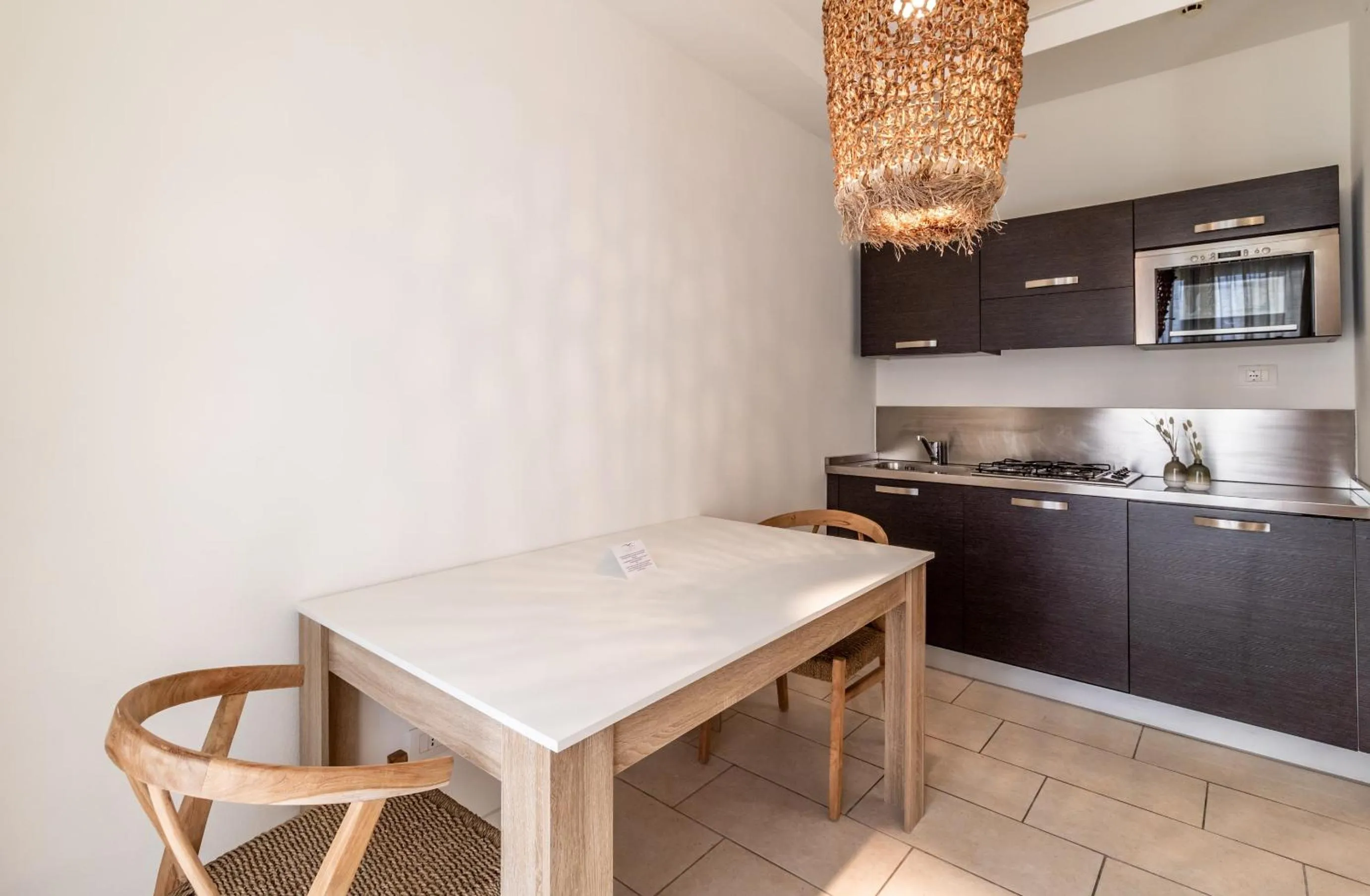 Dining area in Vistamare Suite