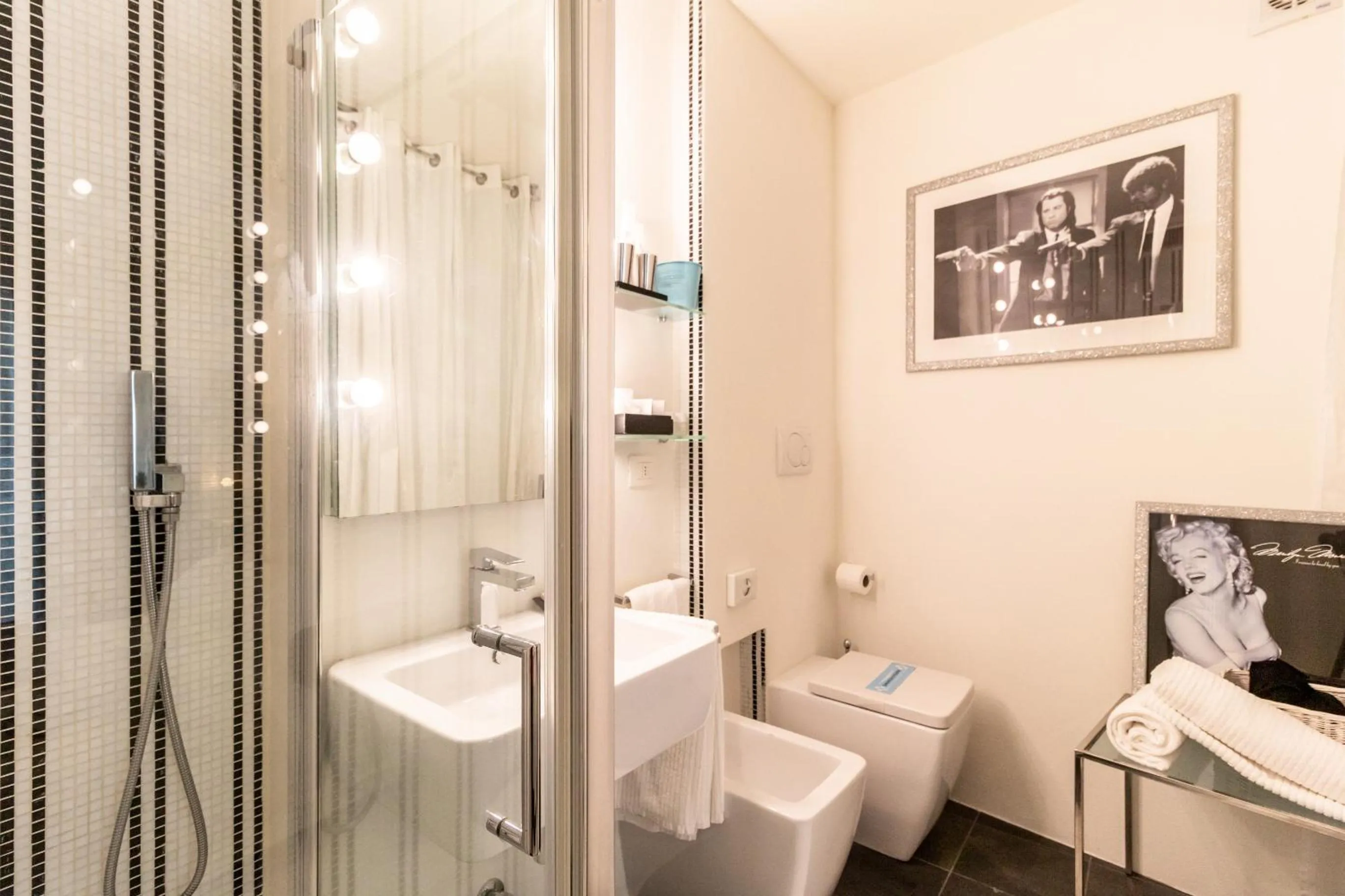 Bathroom in Vistamare Suite