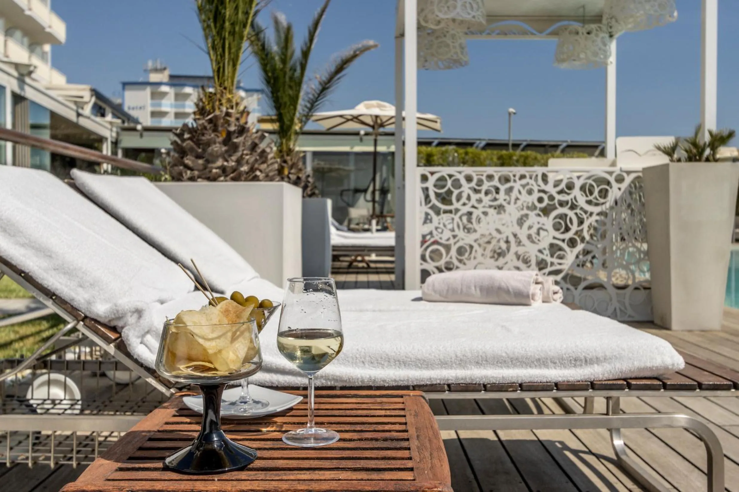 Drinks in Vistamare Suite