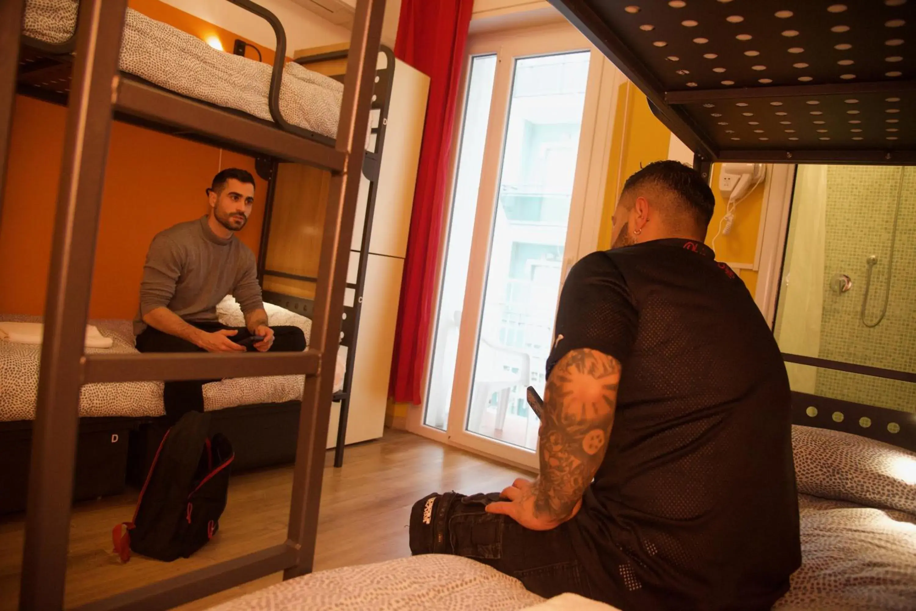 Bed in 6-Bed Mixed Dormitory Room with Private Bathroom in Sunflower City Student Hostel & Bar Bed in 6-Bed Mixed Dormitory Room with Private Bathroom in Sunflower City Student Hostel & Bar