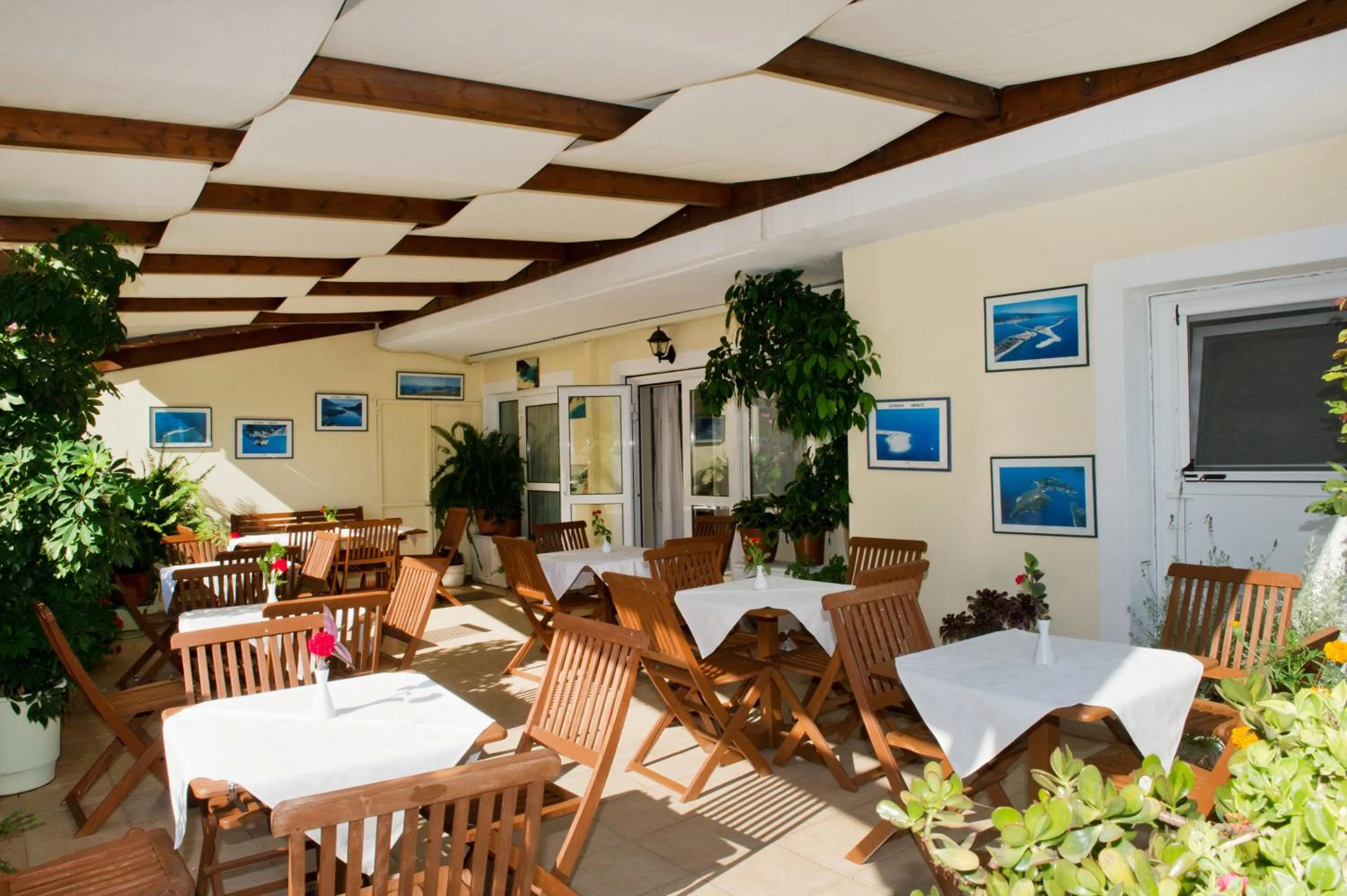 Restaurant/places to eat in Vassiliki Bay Hotel