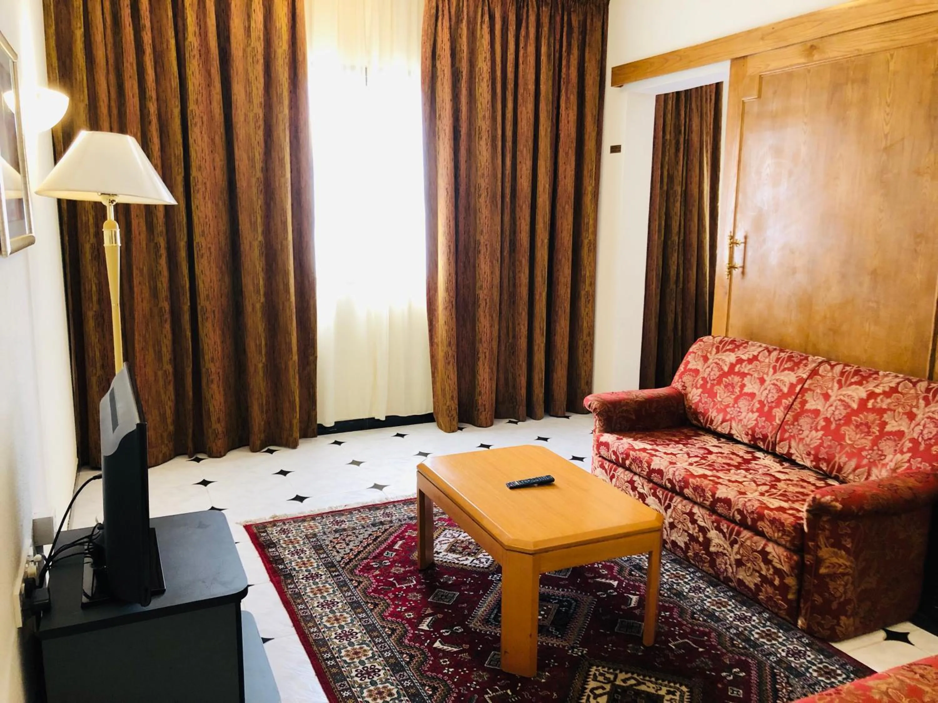 Hotel Al Madinah Holiday