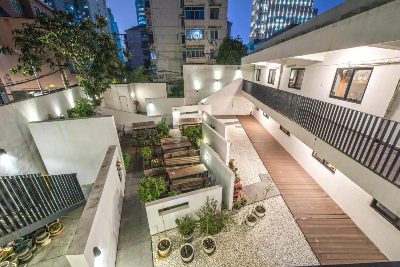 Night in Dayin International Youth Hostel - Oriental Pearl & Lujiazui