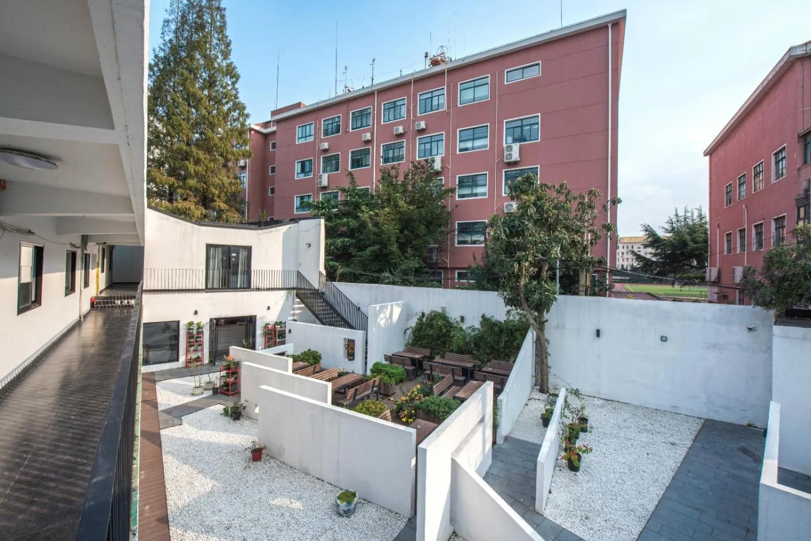 Garden view in Dayin International Youth Hostel - Oriental Pearl & Lujiazui