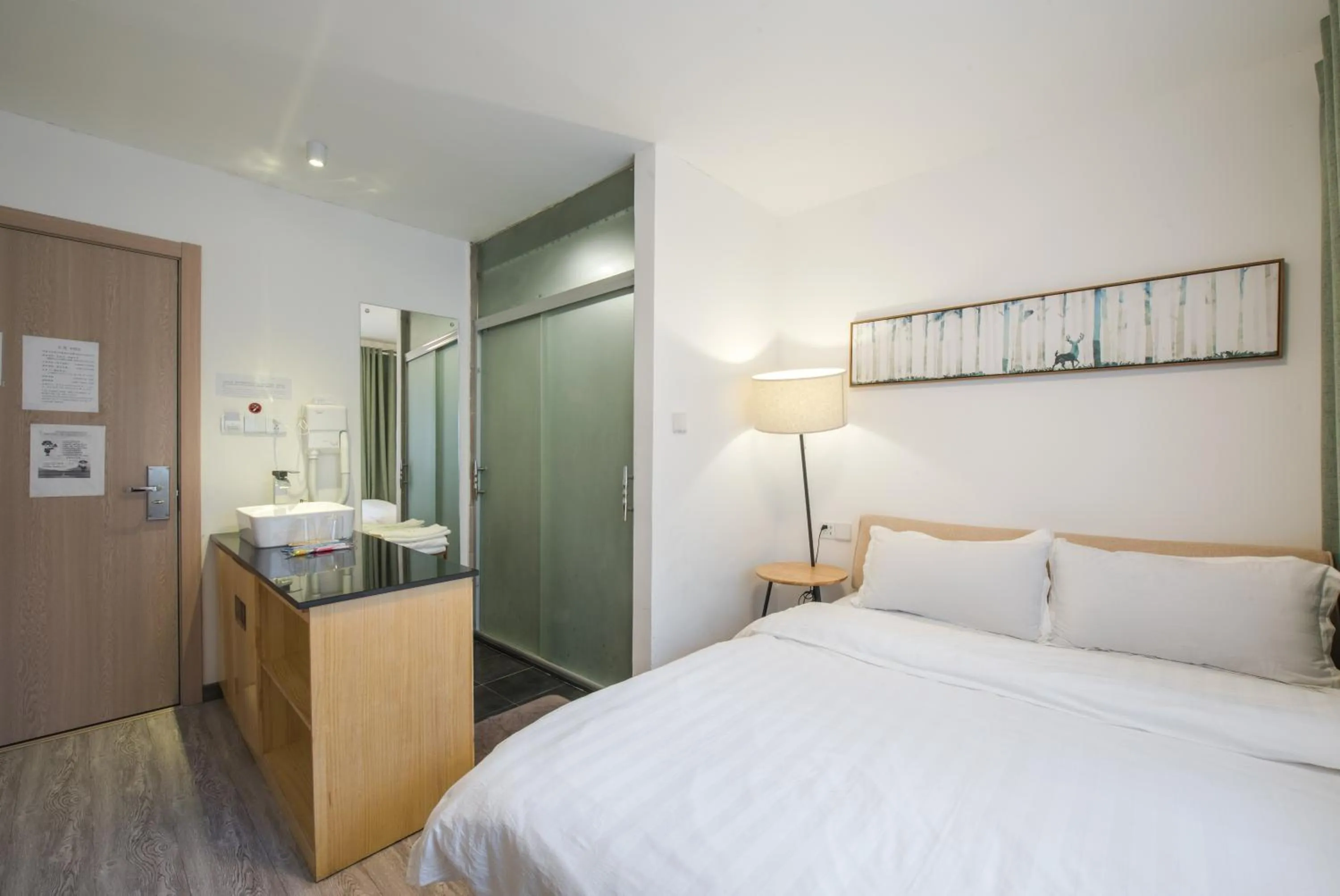 Photo of the whole room, Bed in Dayin International Youth Hostel - Oriental Pearl & Lujiazui