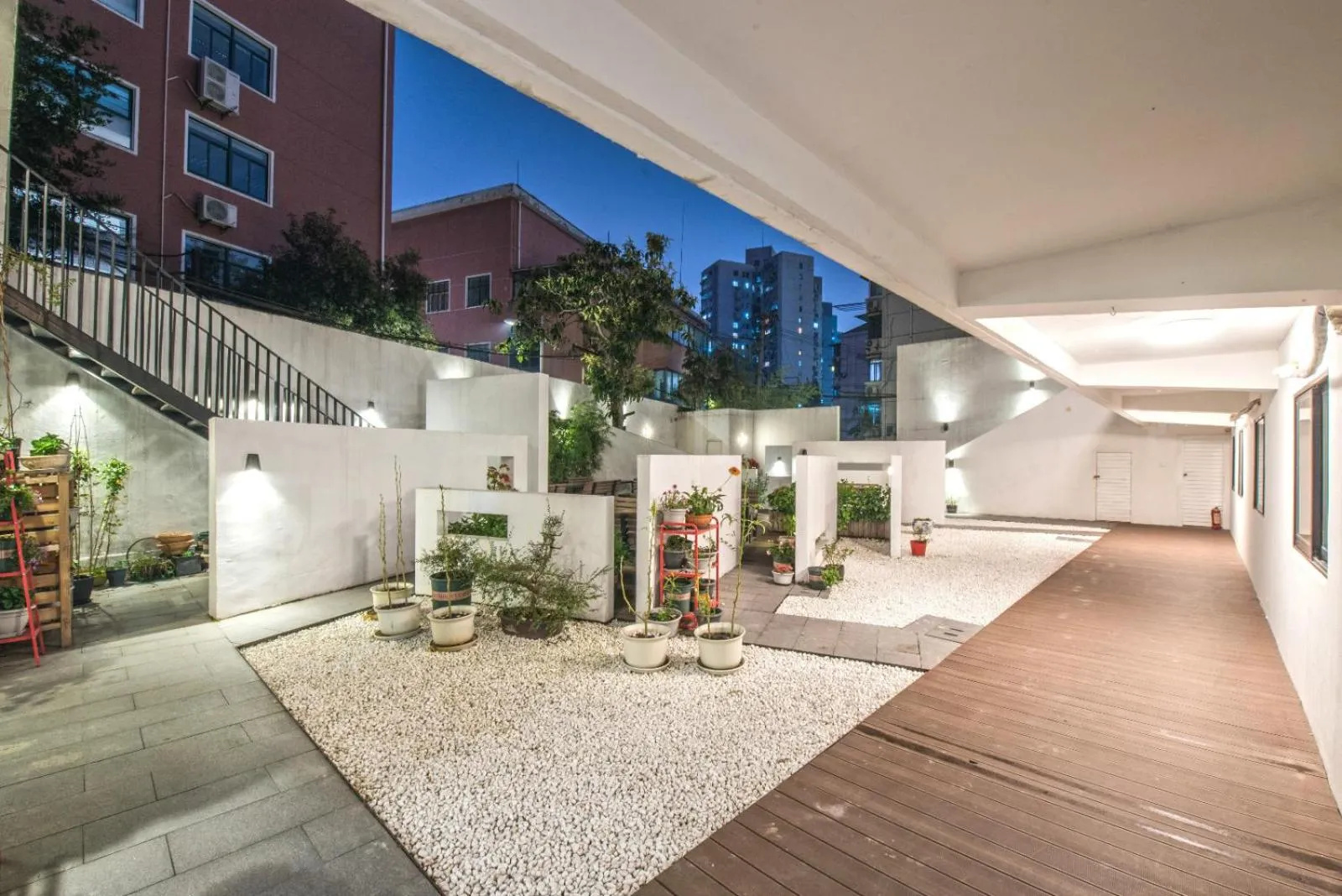 Garden view in Dayin International Youth Hostel - Oriental Pearl & Lujiazui