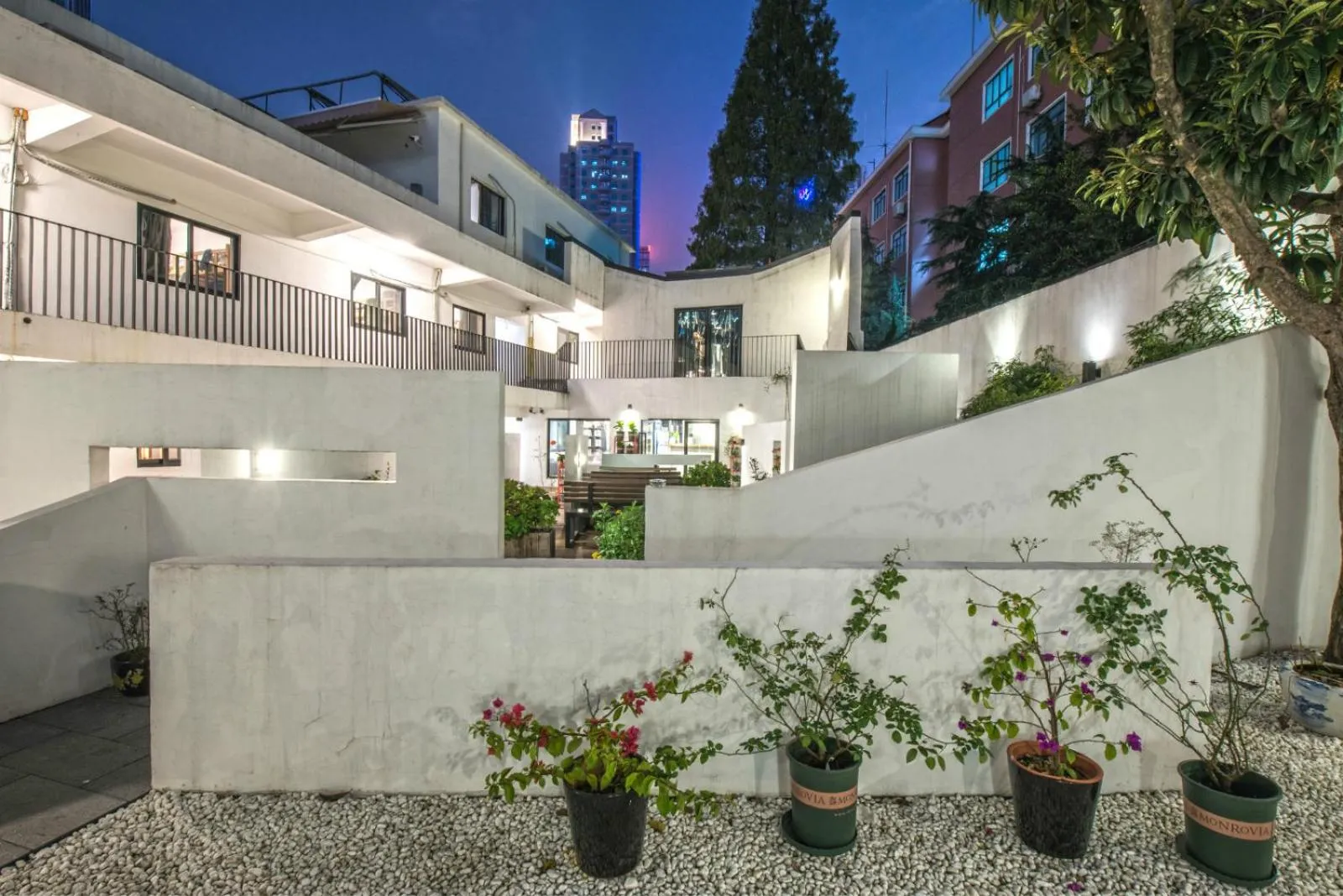 Garden view in Dayin International Youth Hostel - Oriental Pearl & Lujiazui