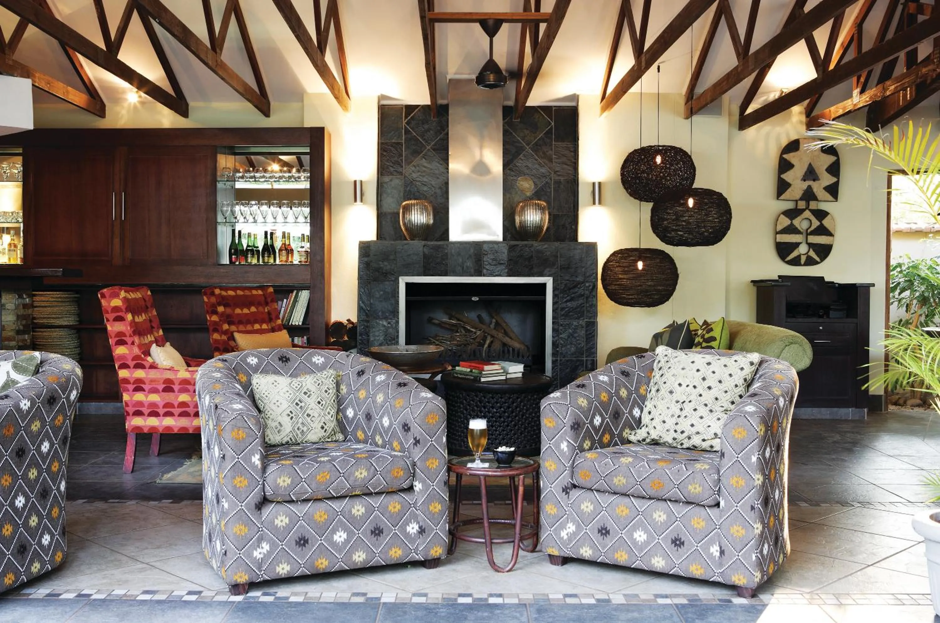 Lounge or bar in Ghost Mountain Inn