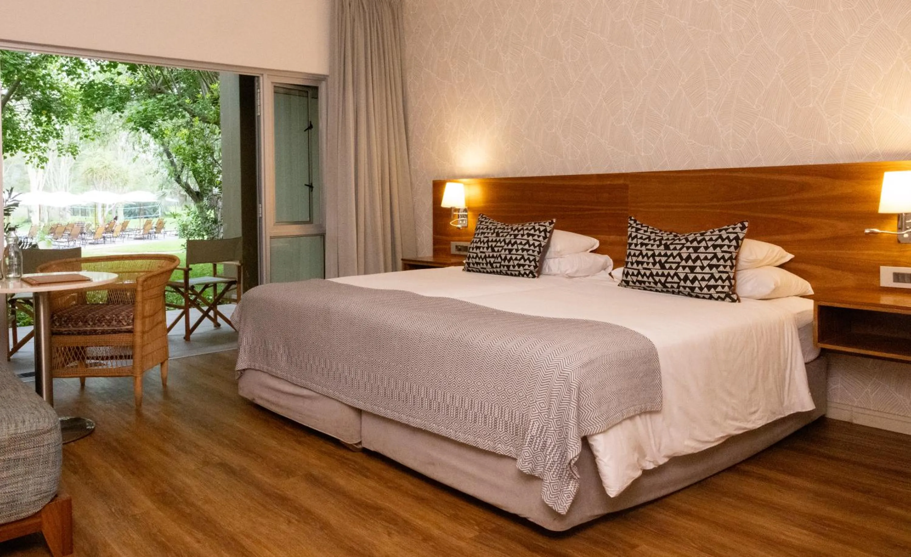 Patio, Bed in Ghost Mountain Inn