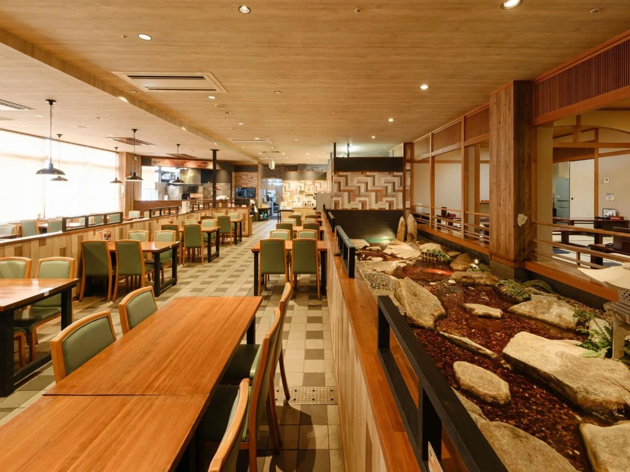 Restaurant/places to eat in Sagayamato Onsen Hotel Amandi