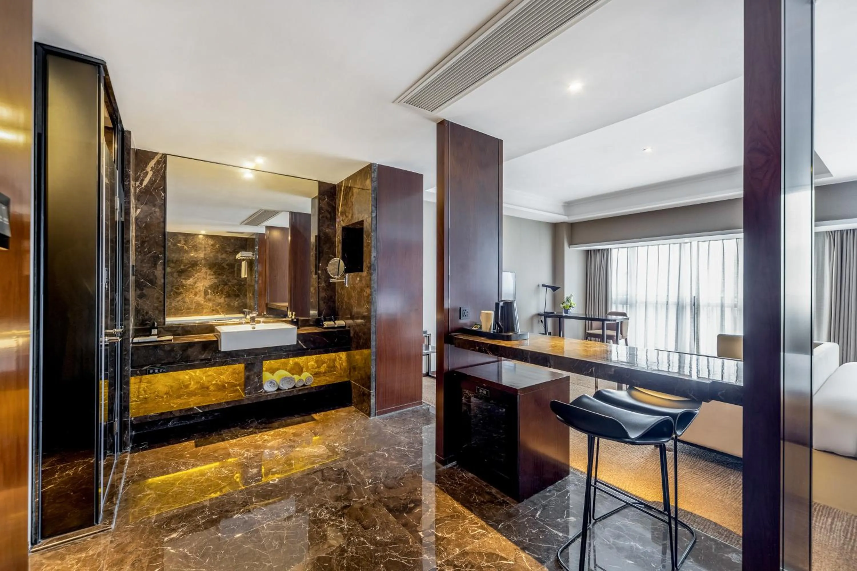 Dining area, Bed in Zhonghao International Hotel