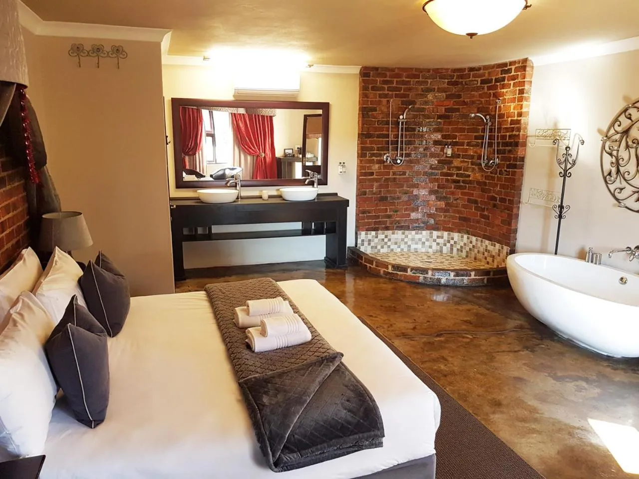 Bedroom, Bed in Accolades Boutique Venue