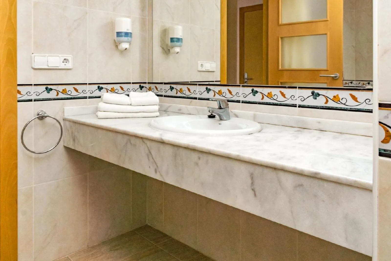 Bathroom in Apartamentos Complejo Eurhostal