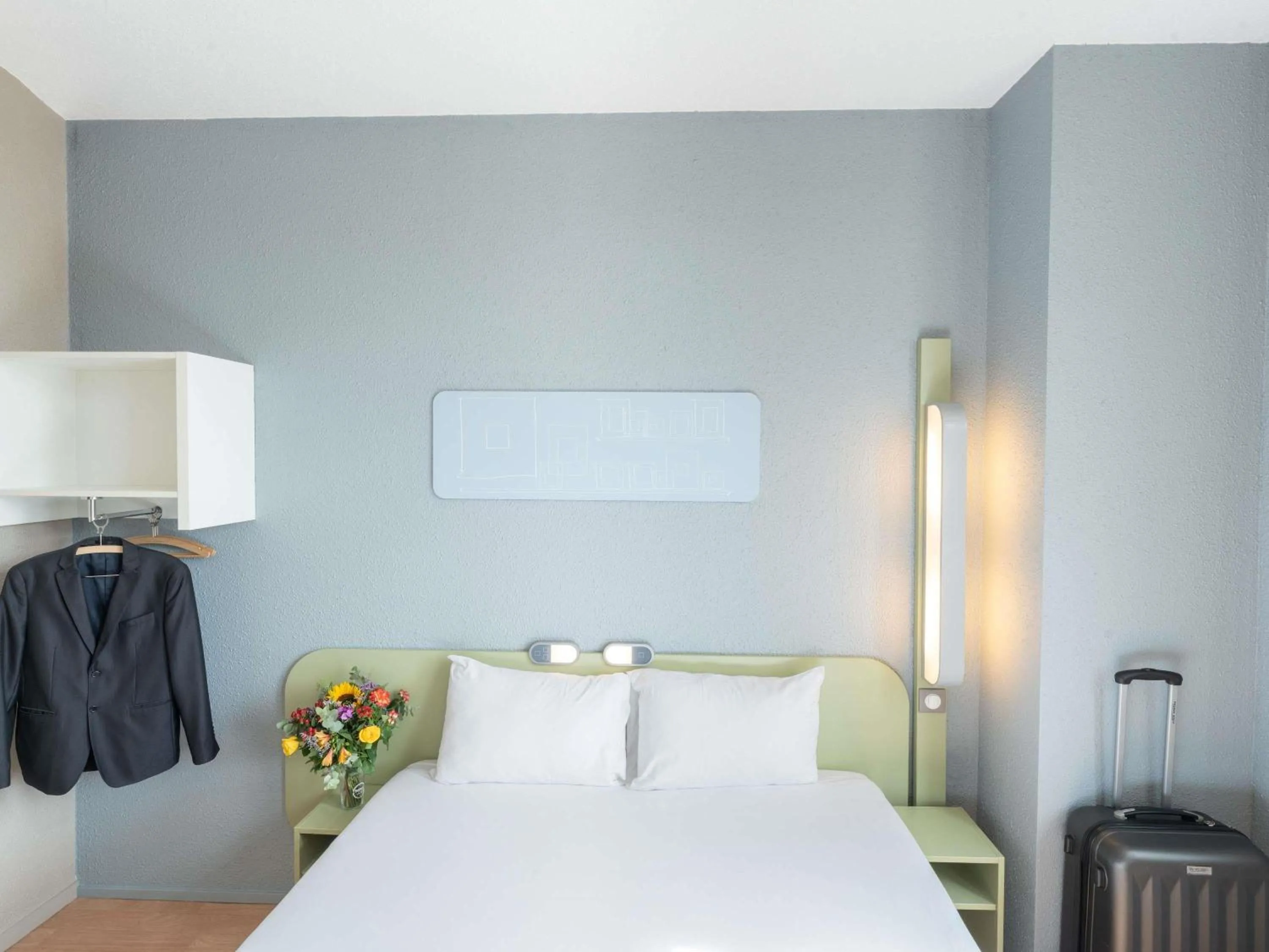 Bedroom, Bed in ibis budget Le Mans Centre