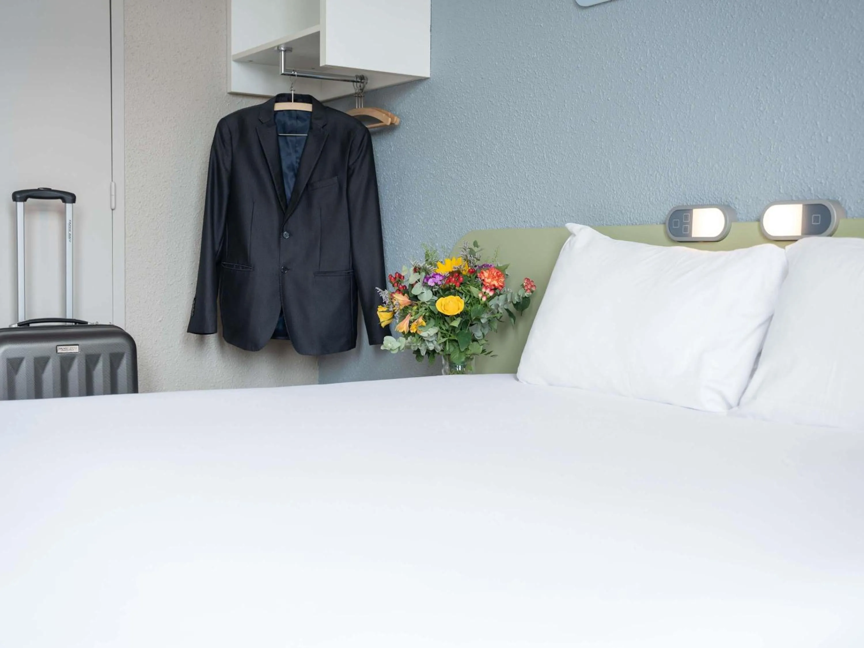 Bedroom, Bed in ibis budget Le Mans Centre