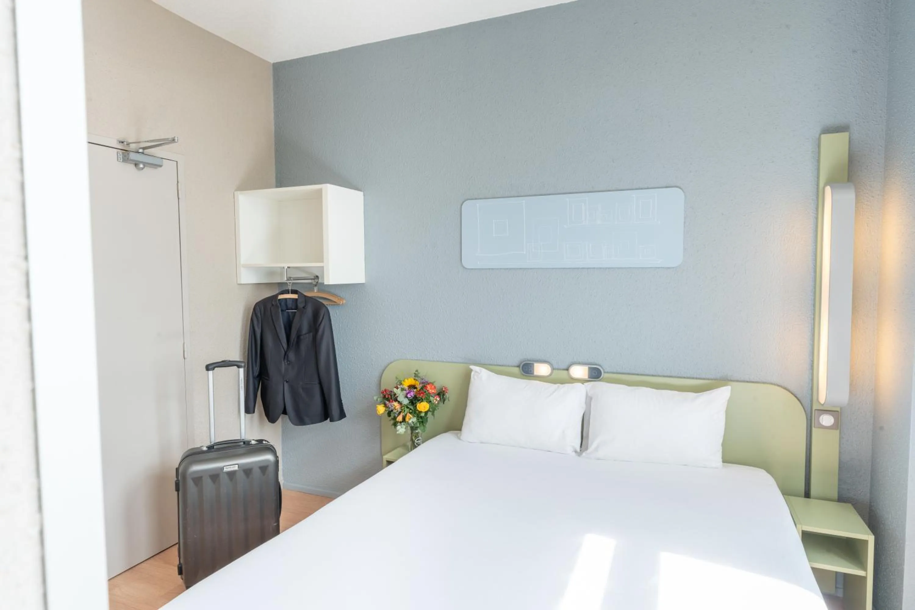 Bedroom, Bed in ibis budget Le Mans Centre