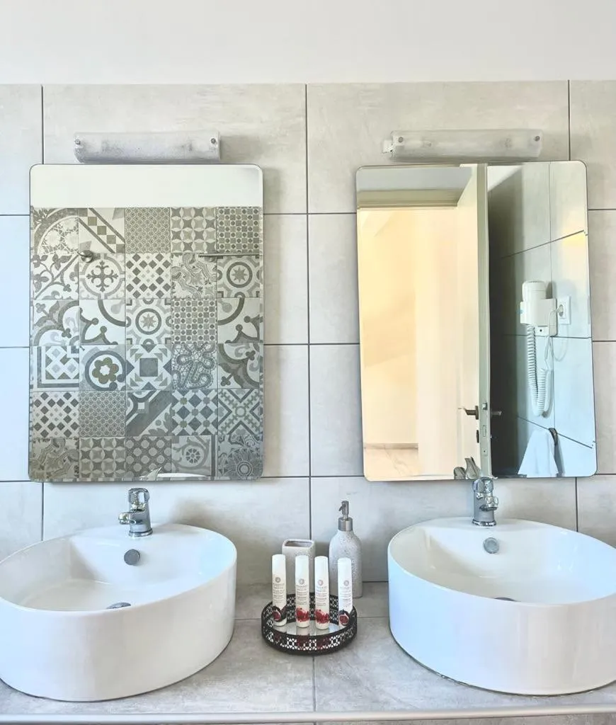 Bathroom in Helen Hotel