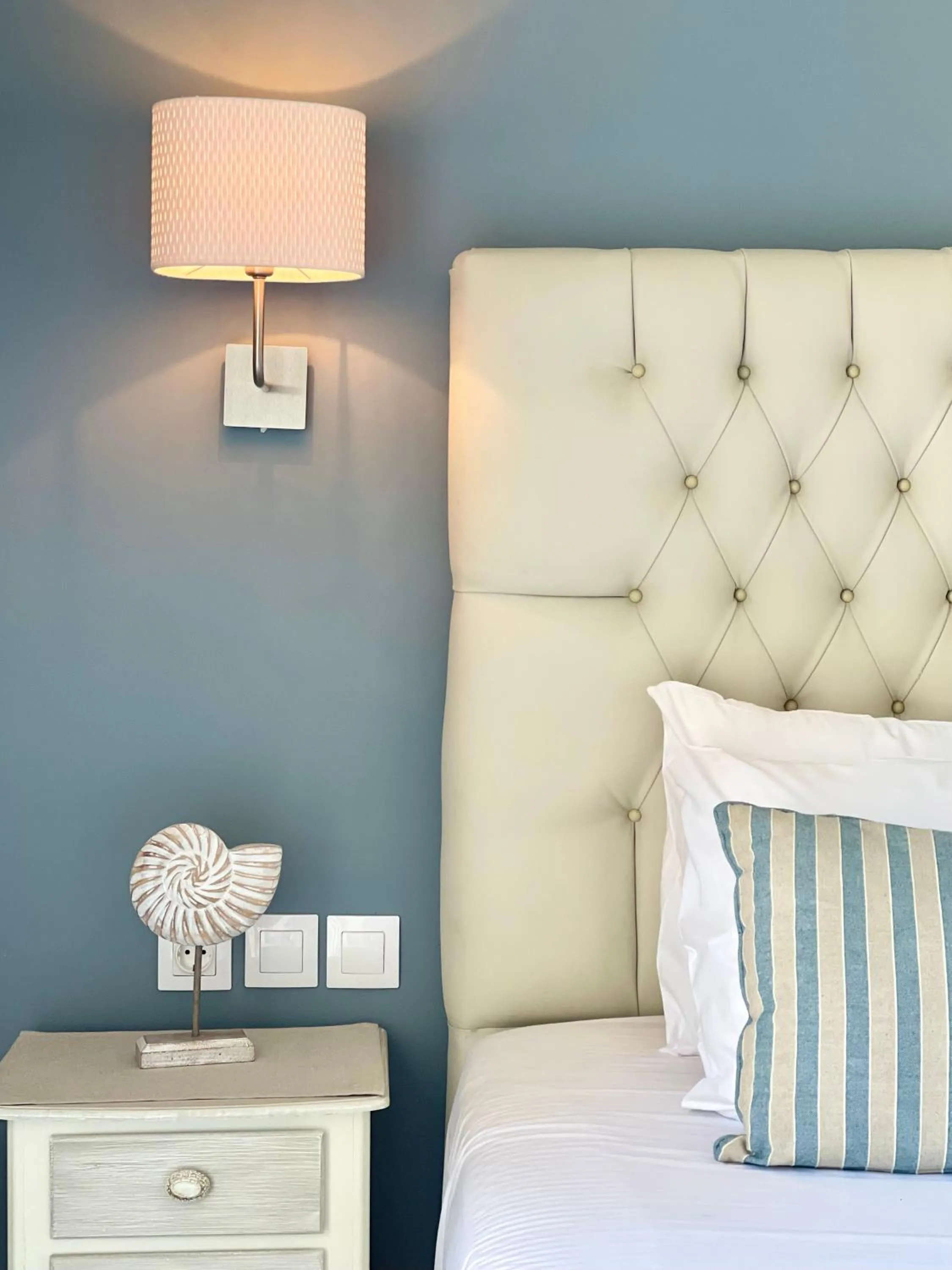 Bedroom, Bed in Helen Hotel