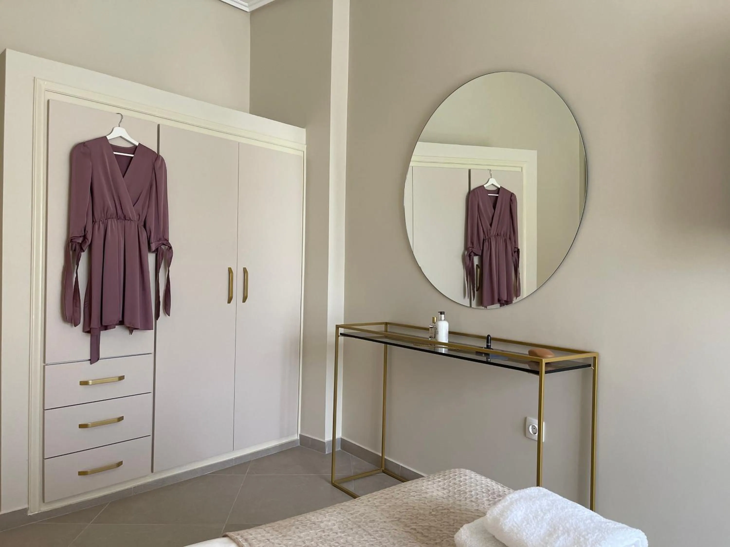 Bedroom in Helen Hotel