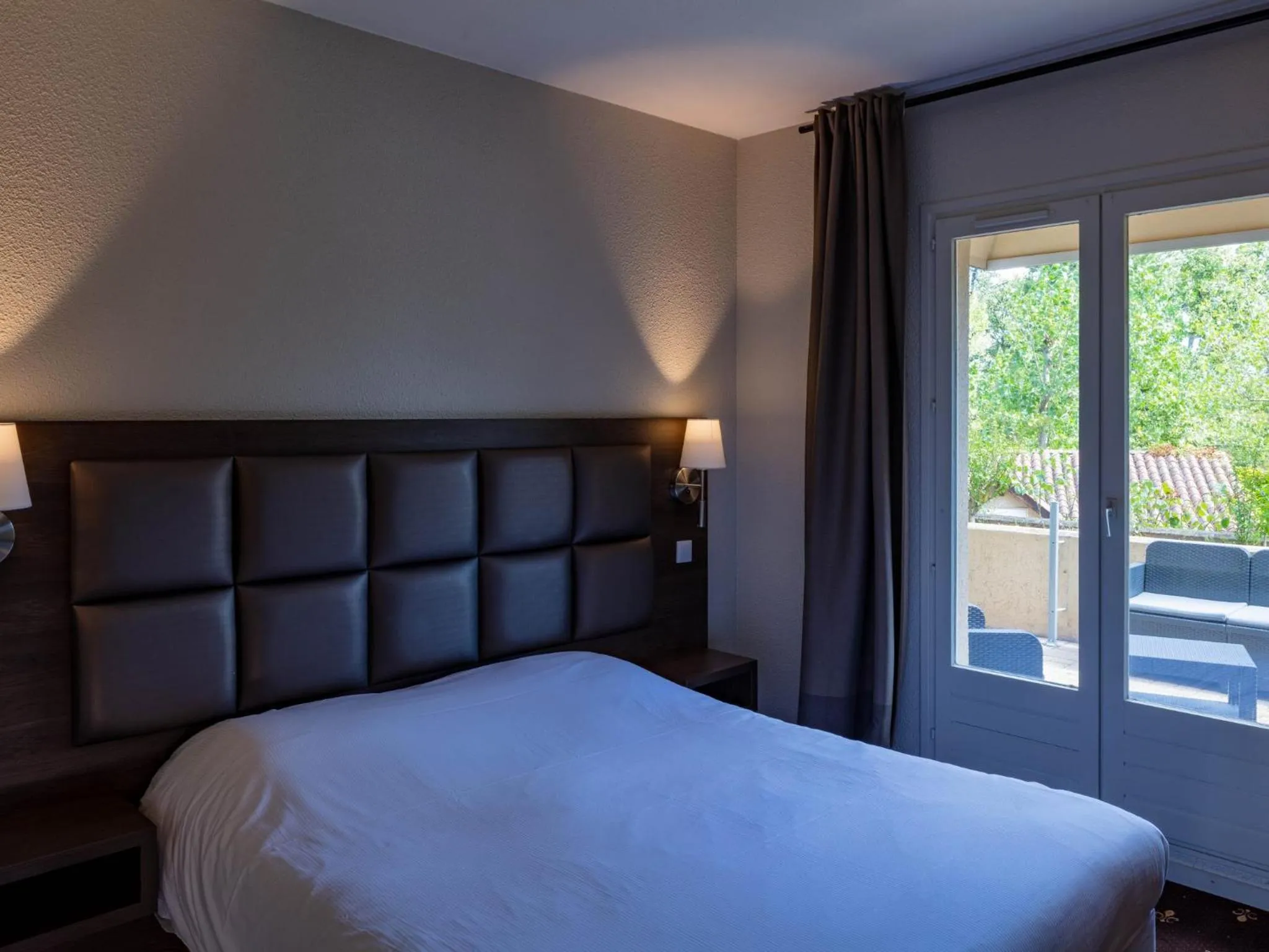 Bedroom, Bed in Logis Hotel Noemys Morgon