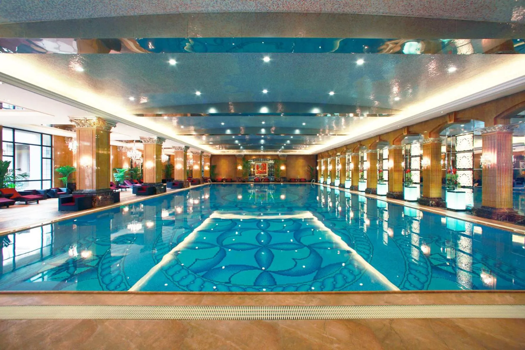 Swimming pool in Chateau Star River Pudong Shanghai