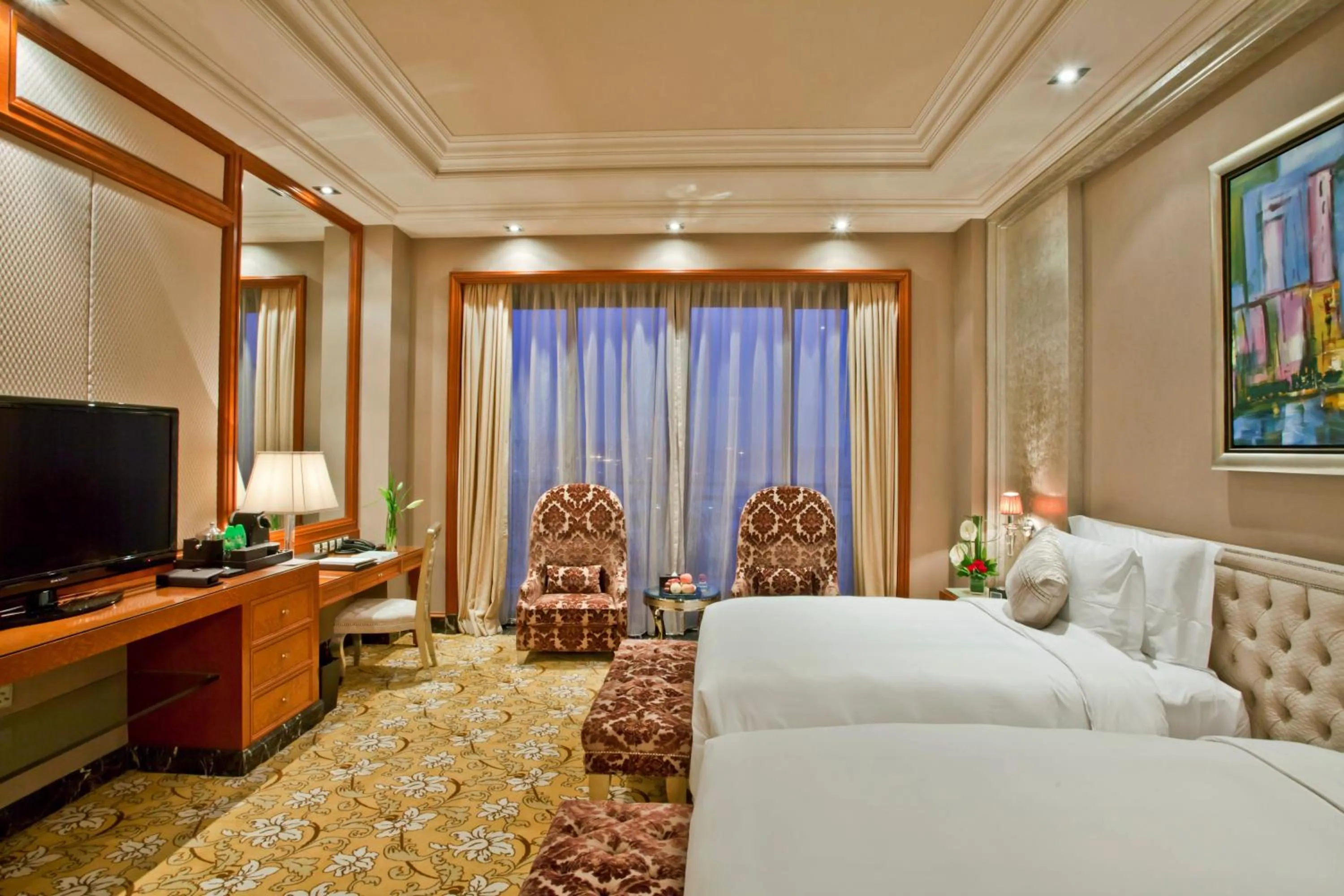 Living room, Bed in Chateau Star River Pudong Shanghai