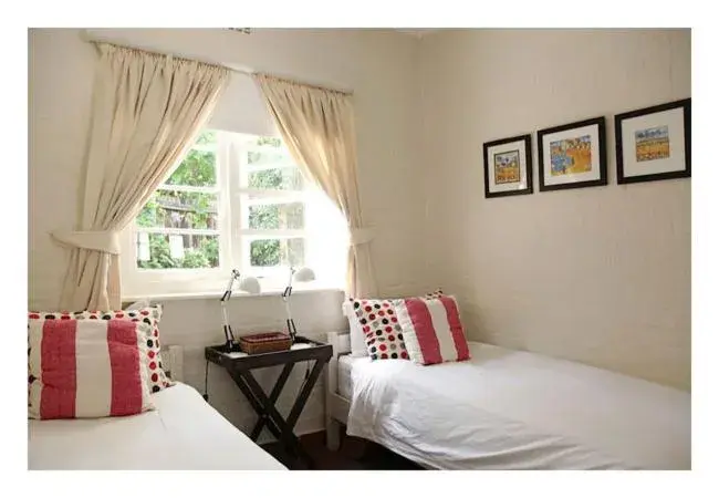 Deluxe Double Room with Extra Bed in Waterfall Cottages Deluxe Double Room with Extra Bed in Waterfall Cottages