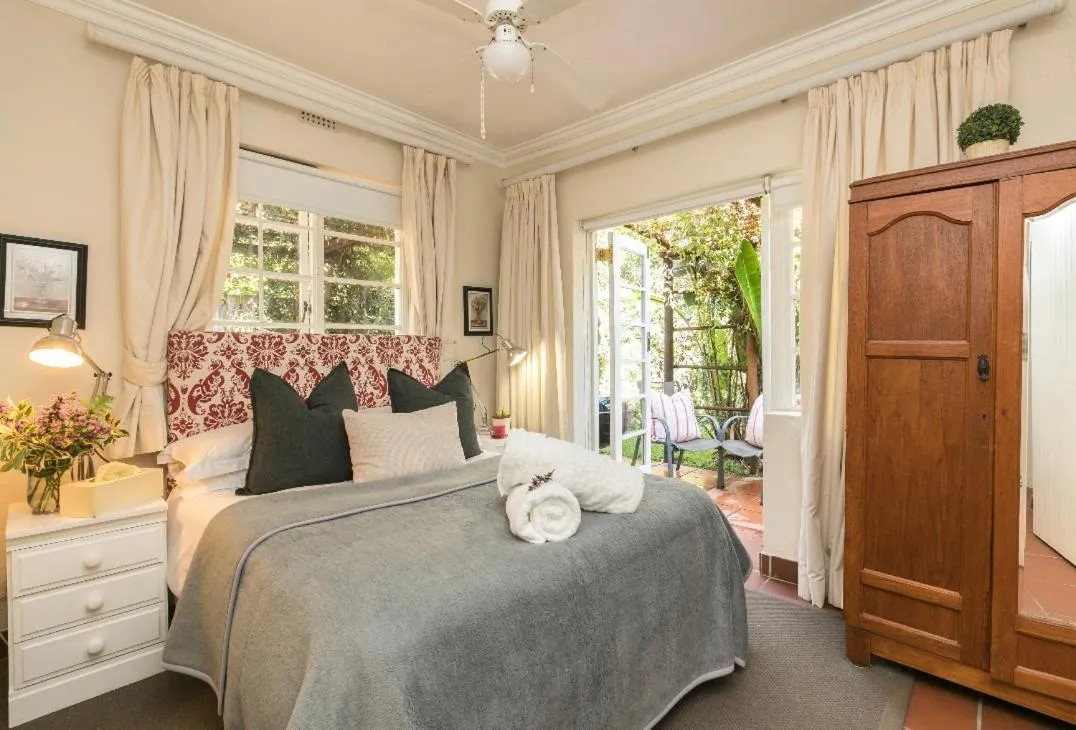 Bedroom, Bed in Waterfall Cottages